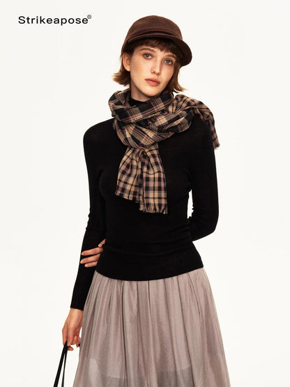 STRIKE A POSE Vintage Plaid Fringe Women&