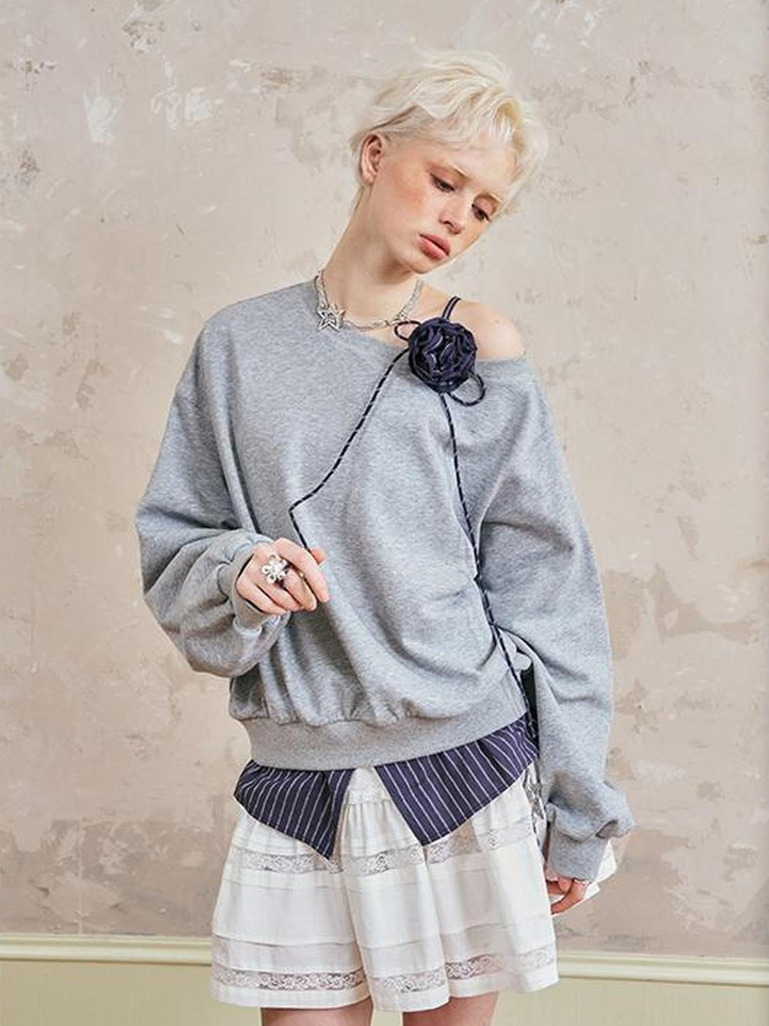 DIDDI MODA Slanted Shoulder Floral Ribbed Hem Sweatshirt