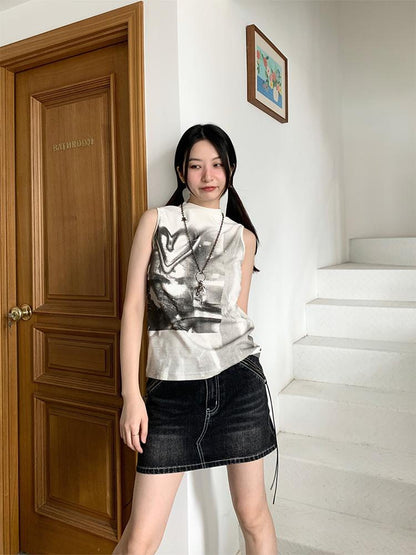 atrandom Sleeveless High Neck Graphic T-Shirt