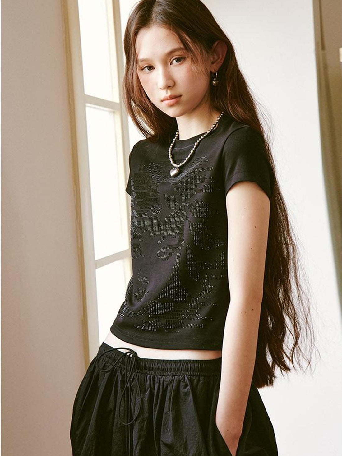 DIDDI MODA Sparkling Abstract Face Crop Tee With Rhinestones