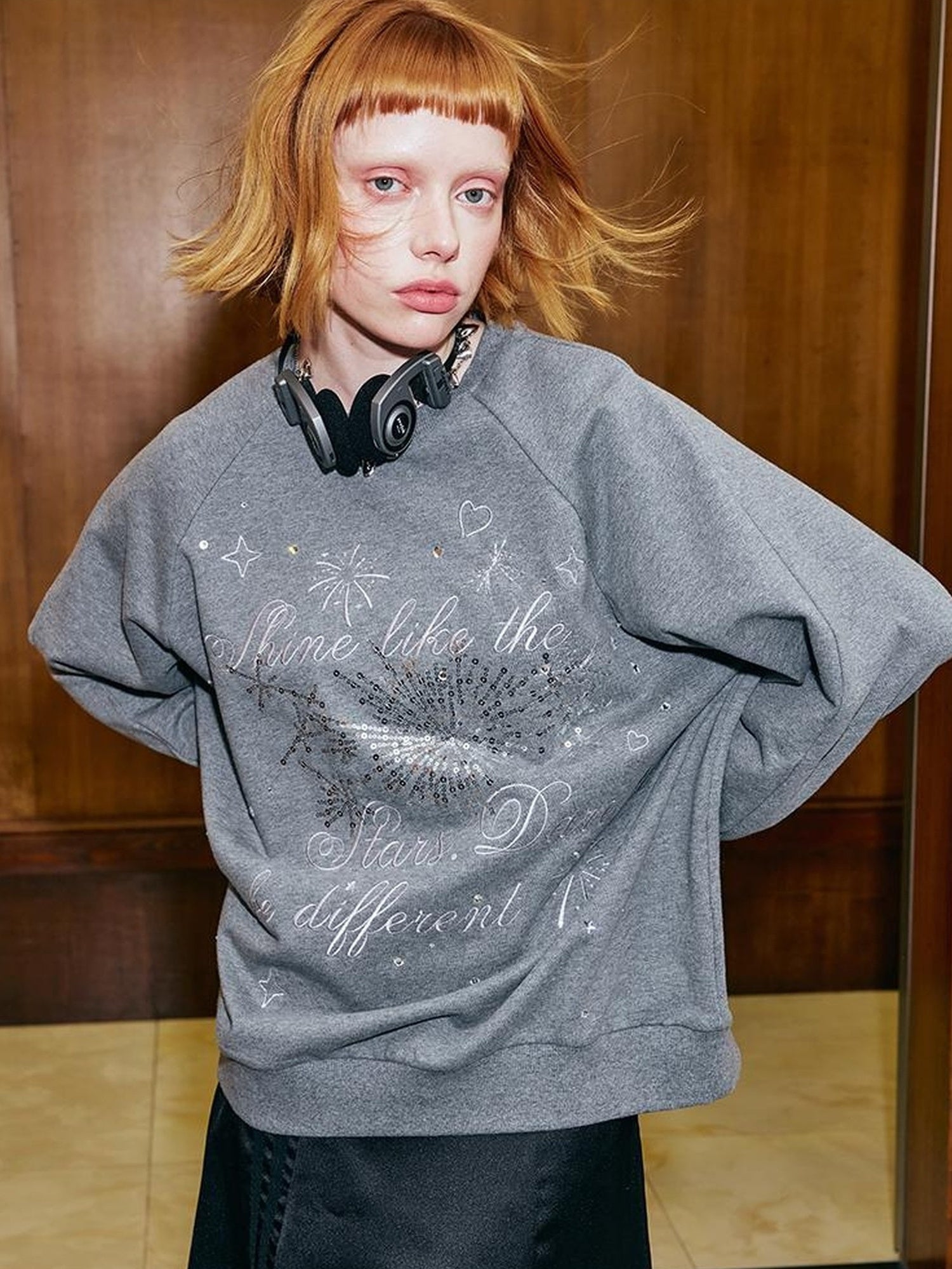 DIDDI MODA Sparkling Disco Embroidered Sweatshirt Asymmetrical Bow Shirt Set