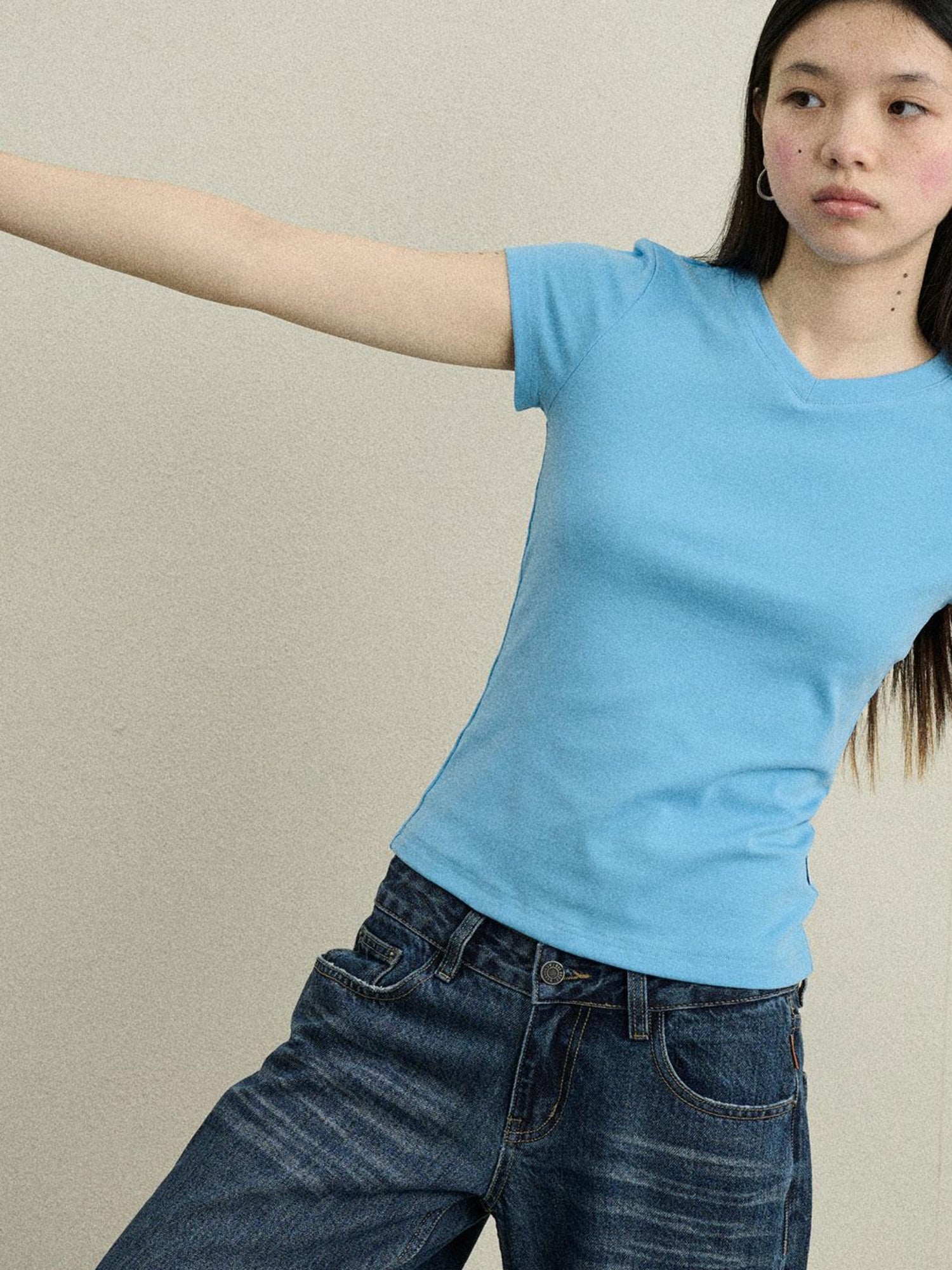 Achihara Stretchy Jelly V-Neck Basic T-Shirt