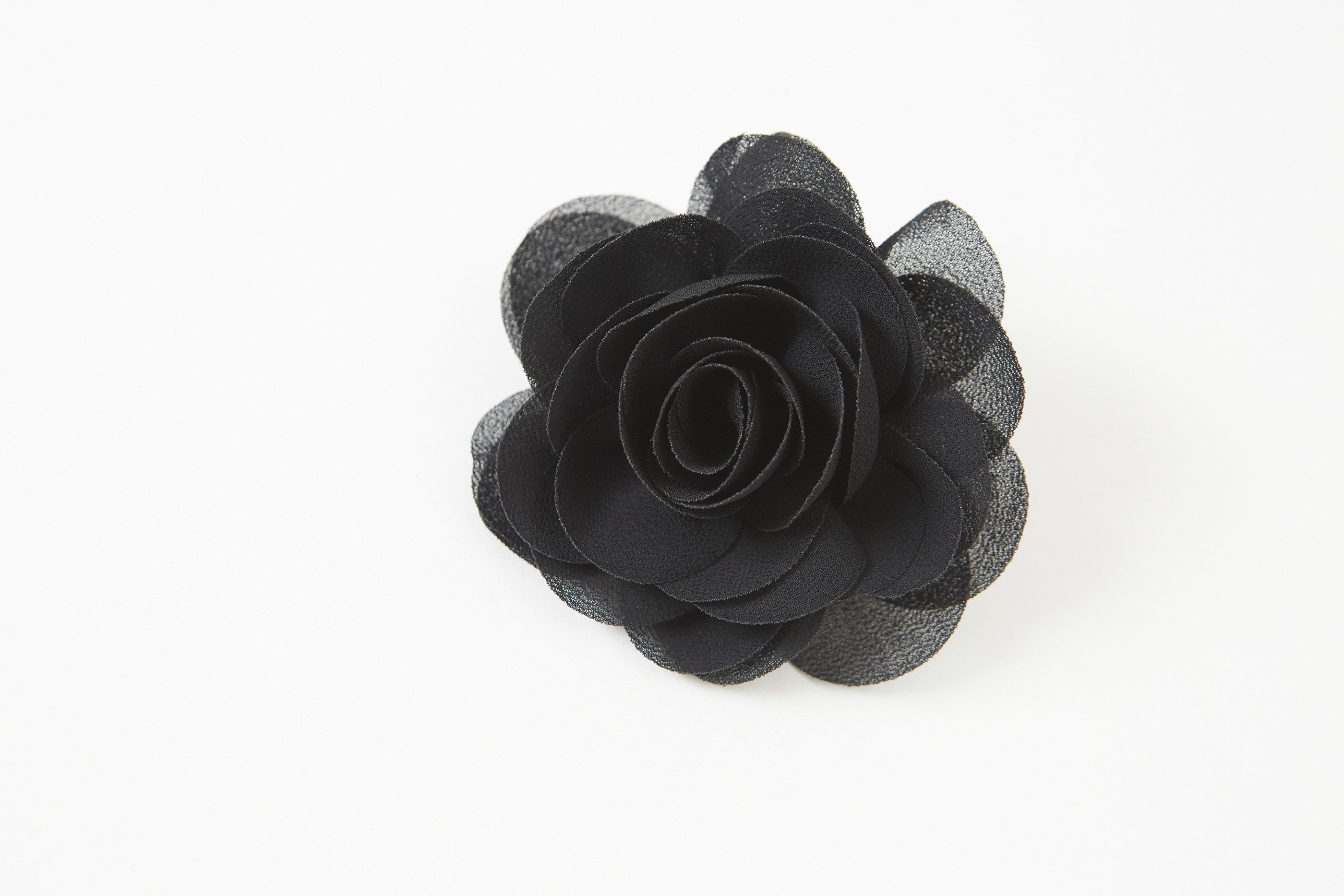 SweetChilling_Flower_Brooch_Knit_Two_Way_Zipper_Slim_Fit_Women&
