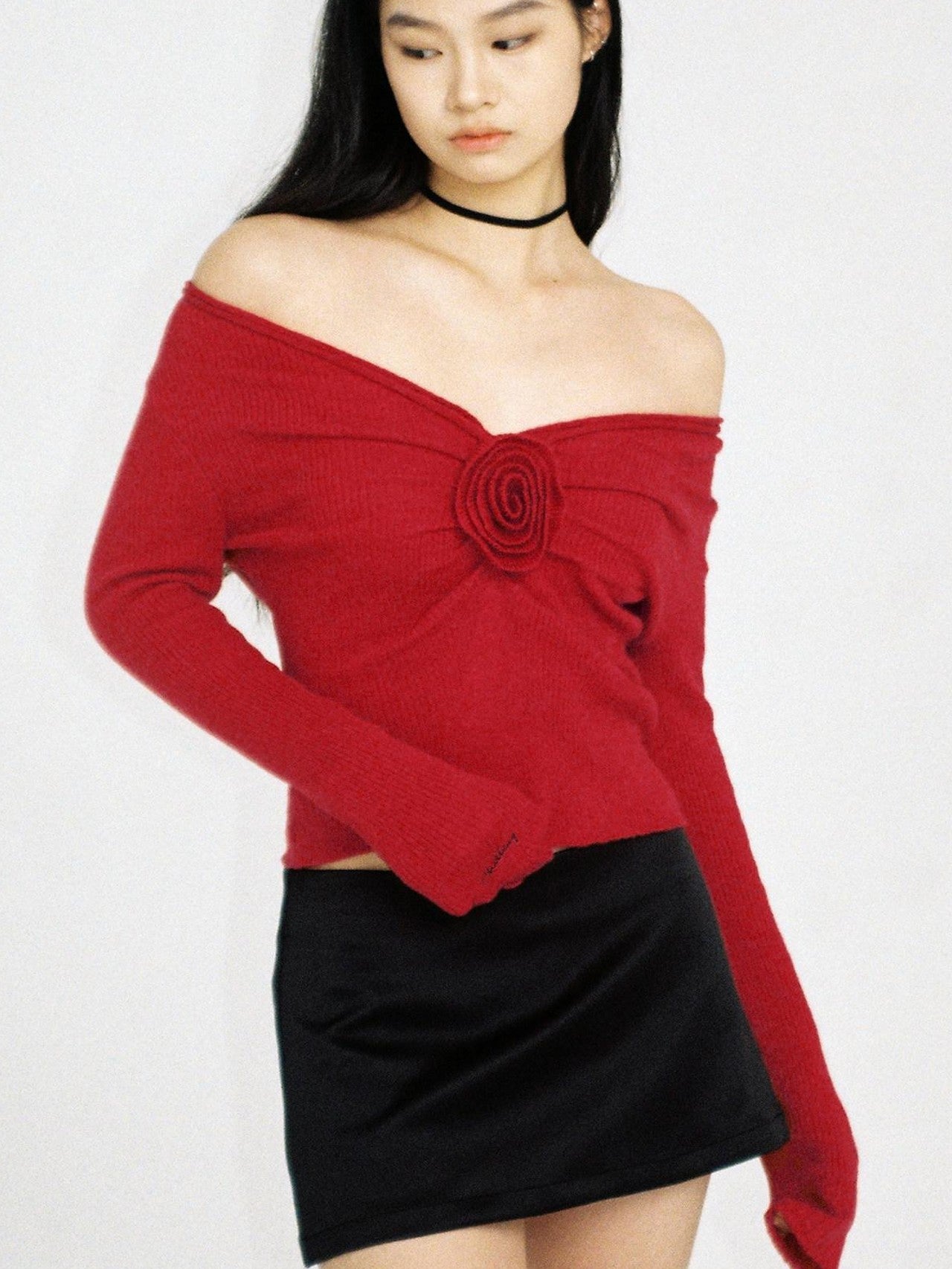 SweetChilling V-neck Front Pleated Rose Embellishment Women&