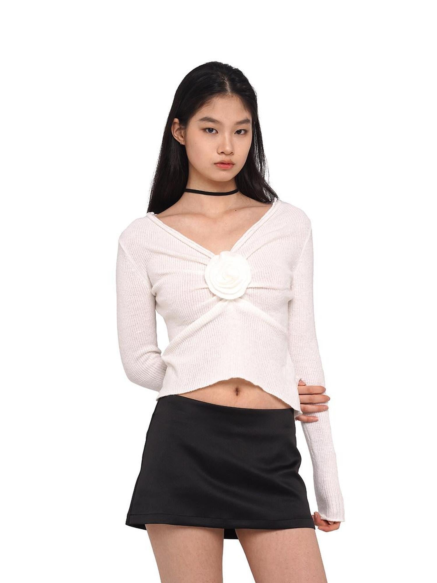 SweetChilling V-neck Front Pleated Rose Embellishment Women&