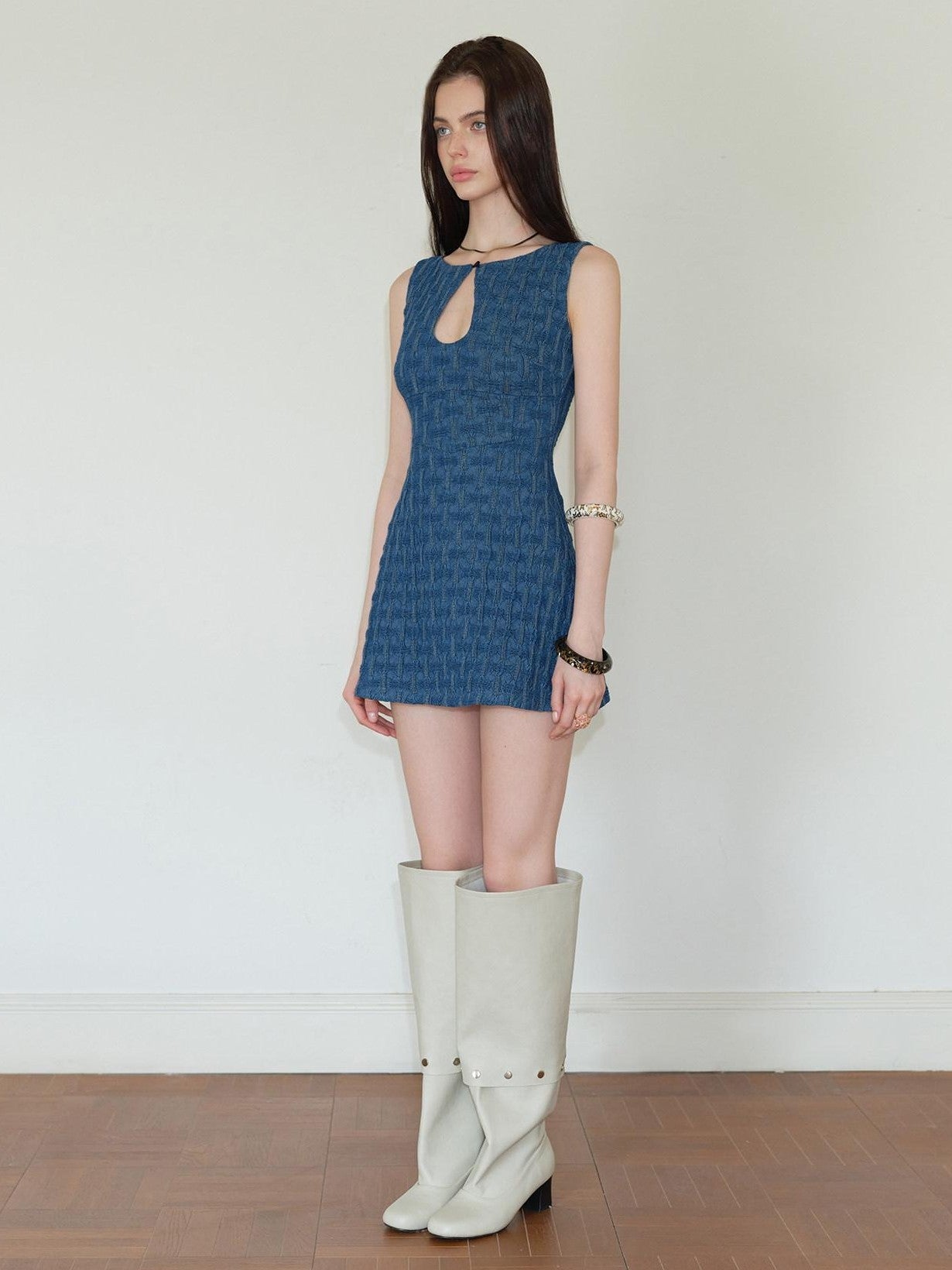 The NeverMore Retro Denim Waterdrop Cutout Slimming Women&