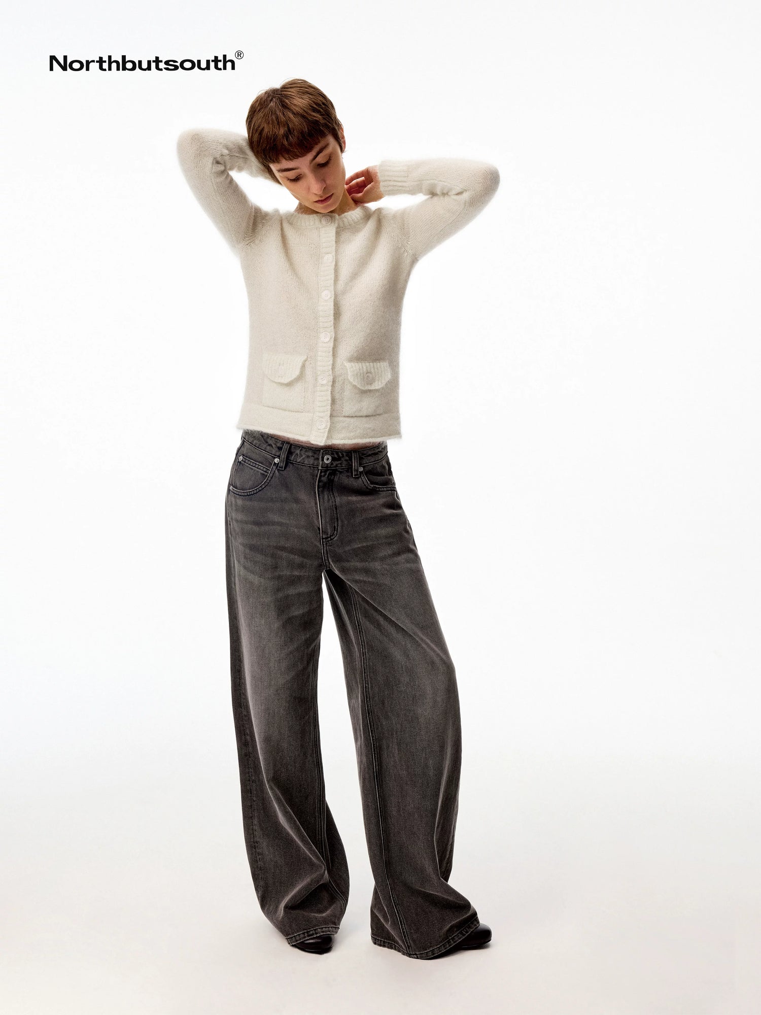 Tri Color Round Neck Knit Single Row Women&