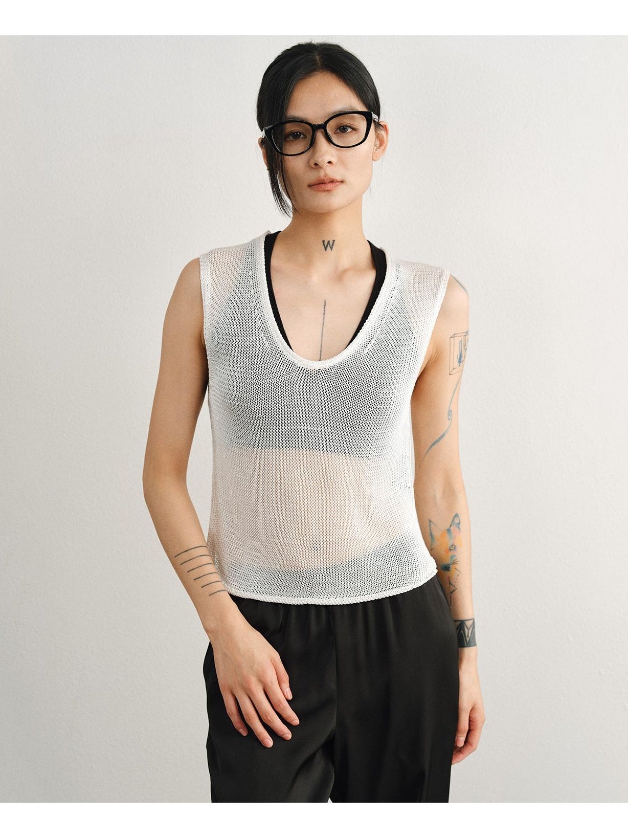 V-Neck Mesh Knit Vest