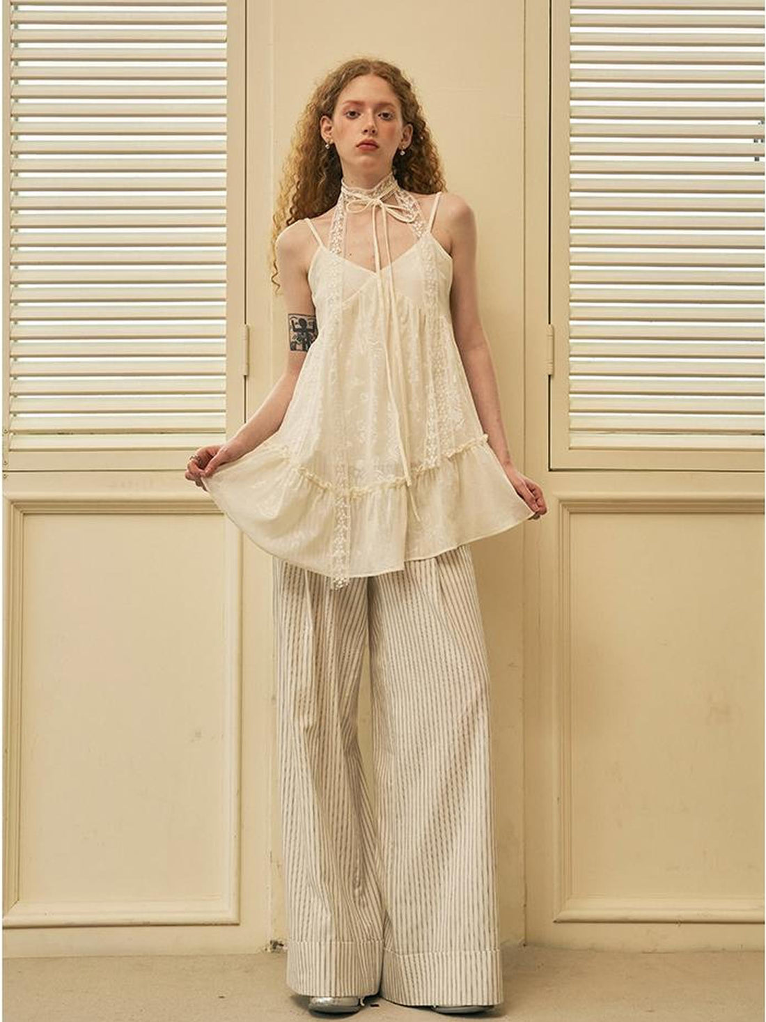 DIDDI MODA V Neck Jacquard Lace Trim Summer Tank Top