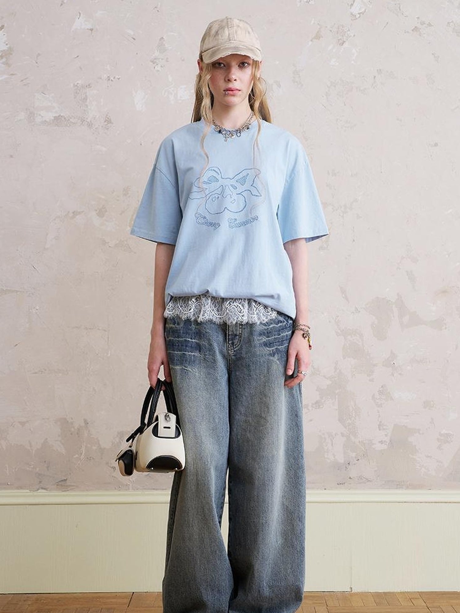 DIDDI MODA Vintage Cherry Bow Embroidered Washed Tee