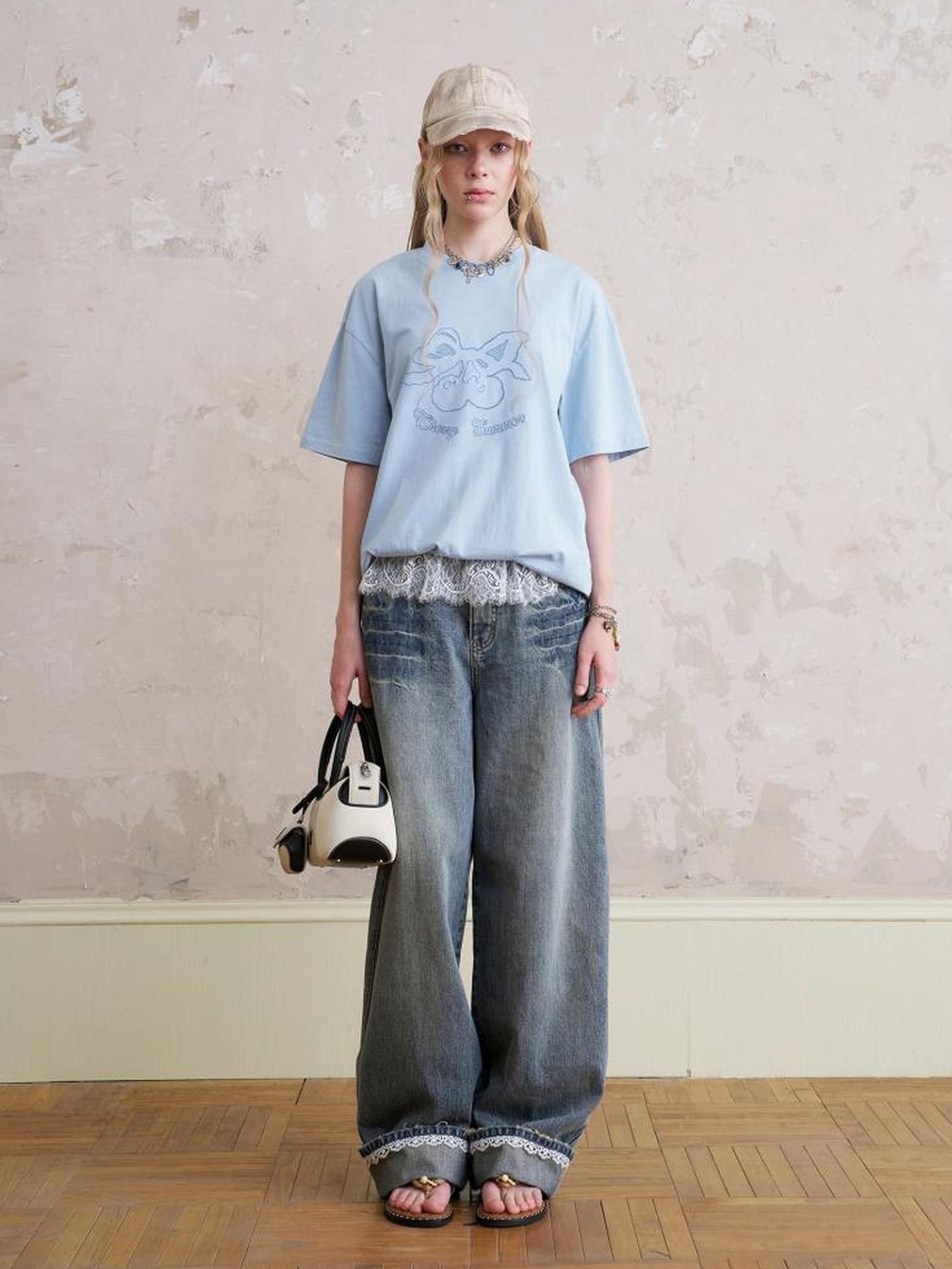 DIDDI MODA Vintage Cherry Bow Embroidered Washed Tee