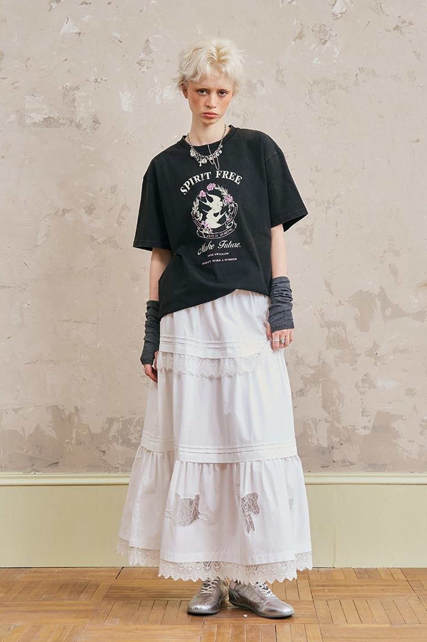 DIDDI MODA Vintage Cherry Butterfly Swallow Embroidered Tee With Lace Trim Skirt Set