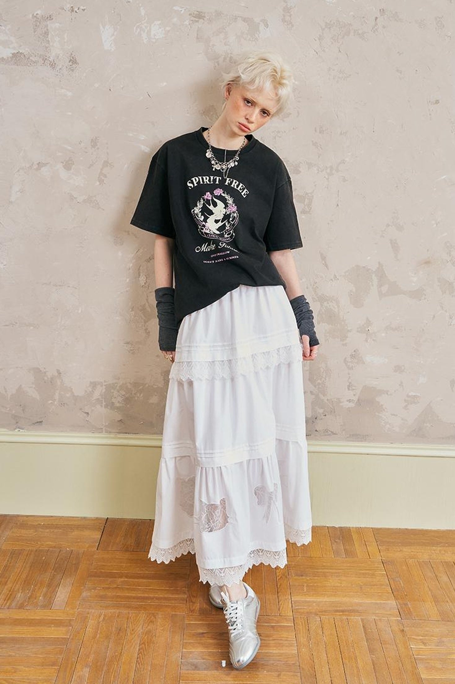 DIDDI MODA Vintage Cherry Butterfly Swallow Embroidered Tee With Lace Trim Skirt Set
