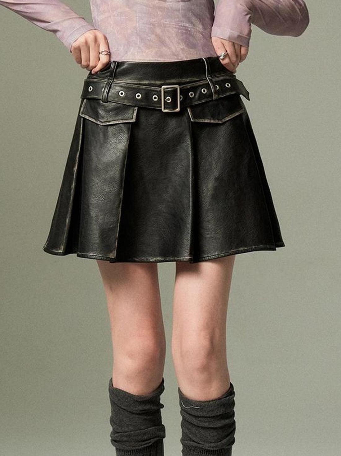 DIDDI MODA Vintage Distressed Pu Pleated Skirt With Studded Belt