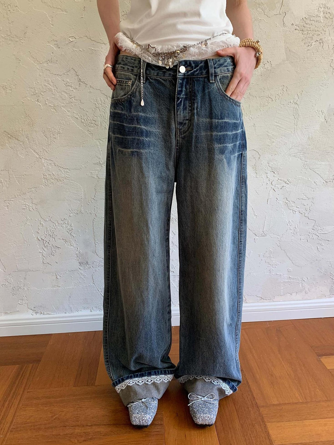 DIDDI MODA Vintage Lace Trimmed Distressed Relaxed Fit Jeans