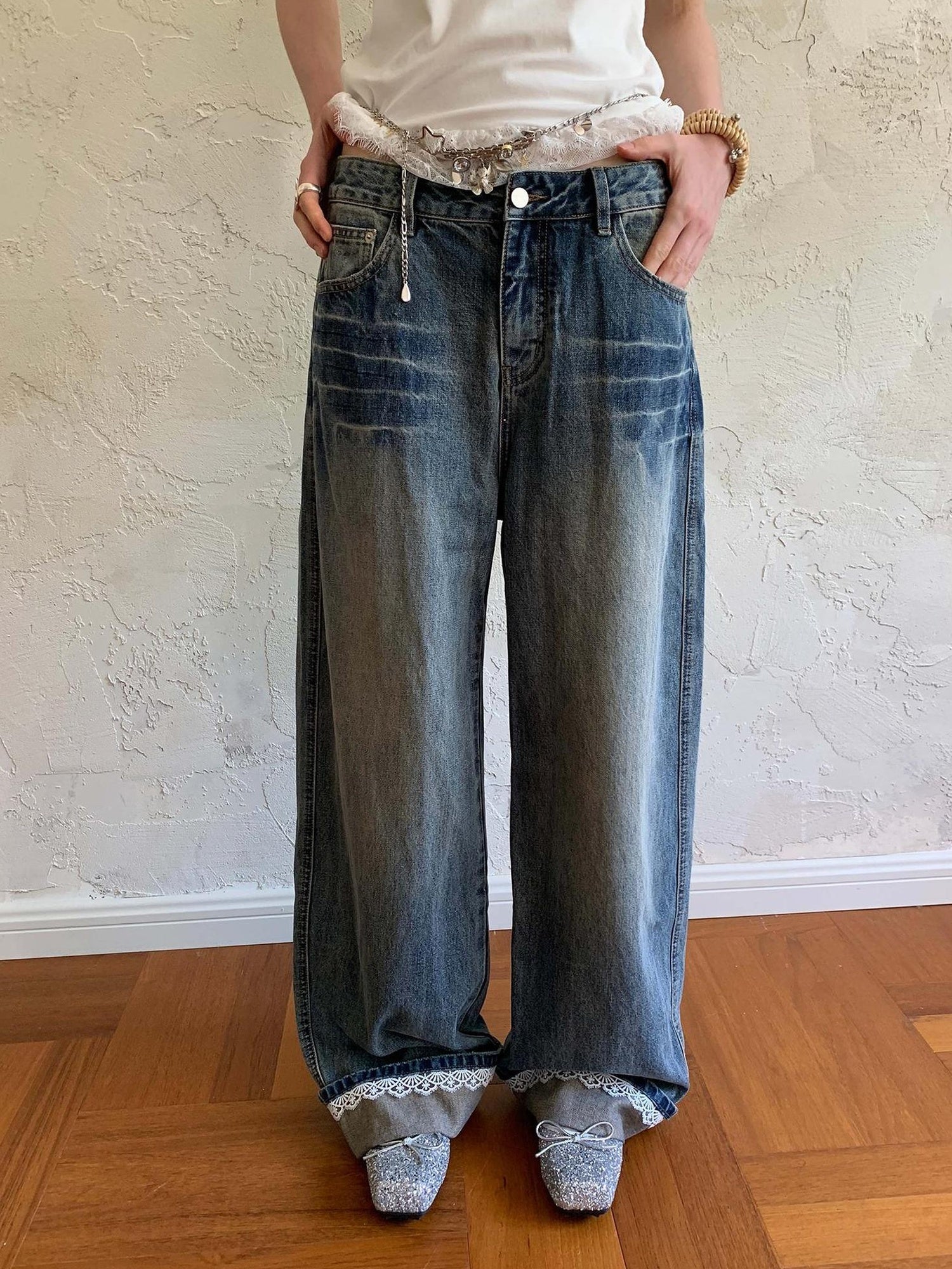 DIDDI MODA Vintage Lace Trimmed Distressed Relaxed Fit Jeans