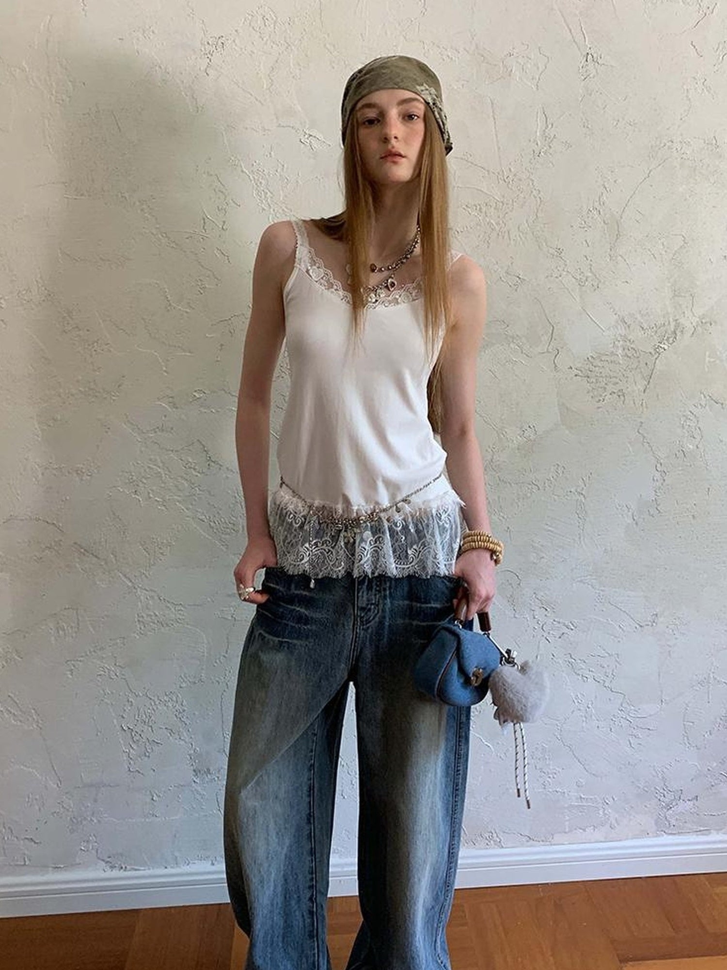 DIDDI MODA Vintage Lace Trimmed Distressed Relaxed Fit Jeans