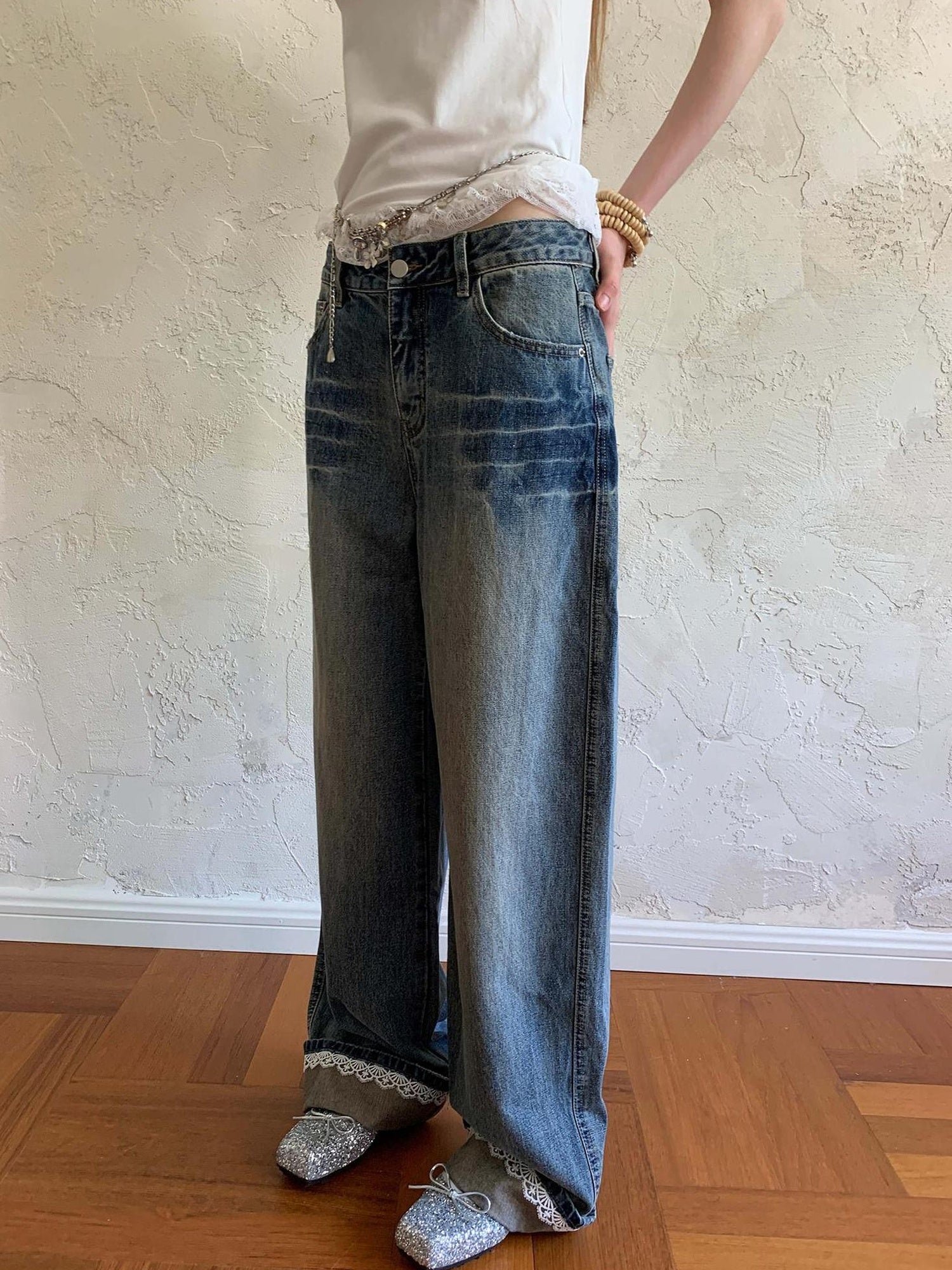 DIDDI MODA Vintage Lace Trimmed Distressed Relaxed Fit Jeans