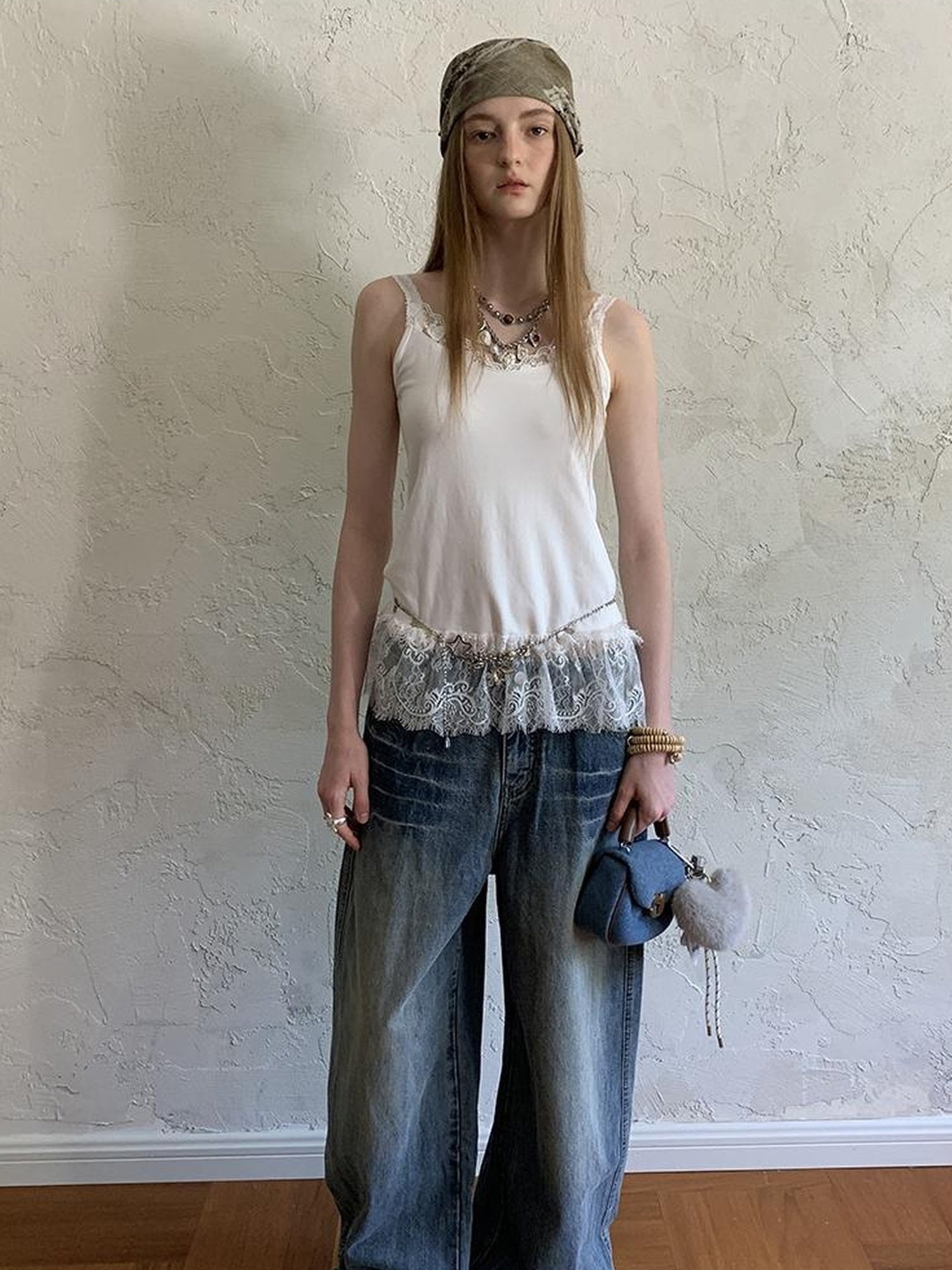 DIDDI MODA Vintage Lace Trimmed Distressed Relaxed Fit Jeans