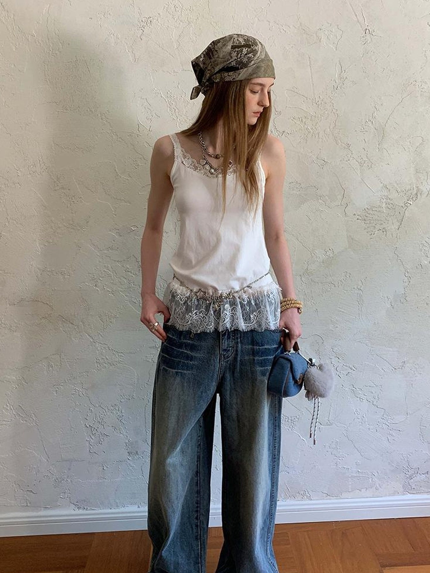 DIDDI MODA Vintage Lace Trimmed Distressed Relaxed Fit Jeans