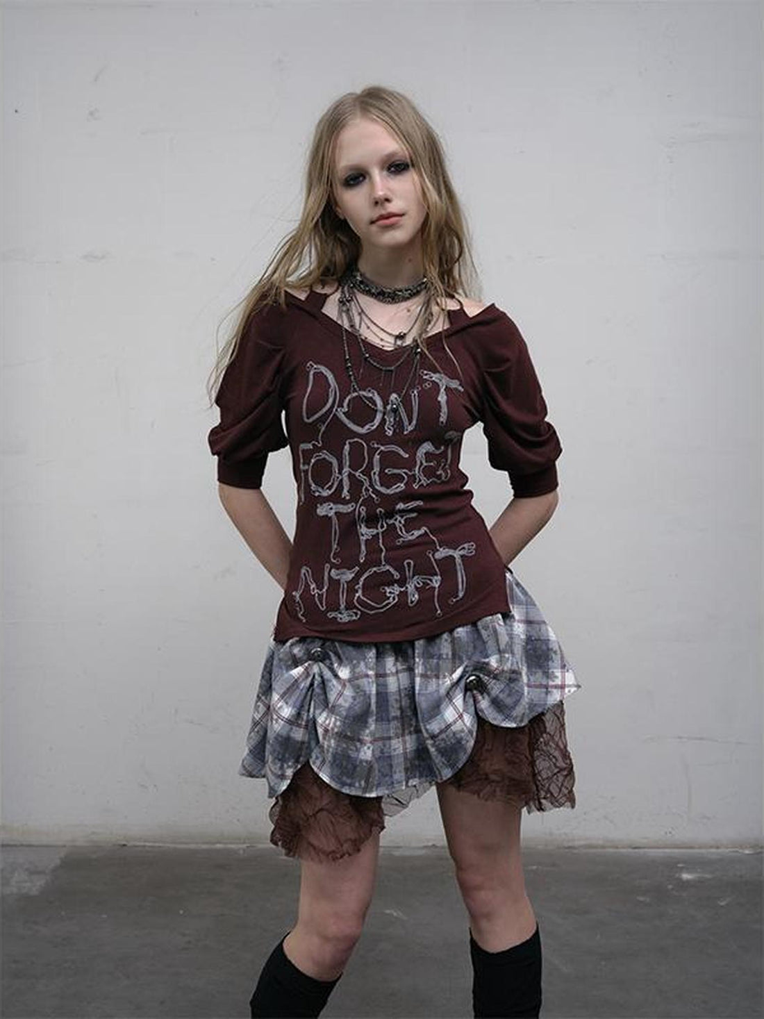 NO ROMANCE Vintage Punk Off-Shoulder Puff Sleeve Stretch Knit T-Shirt