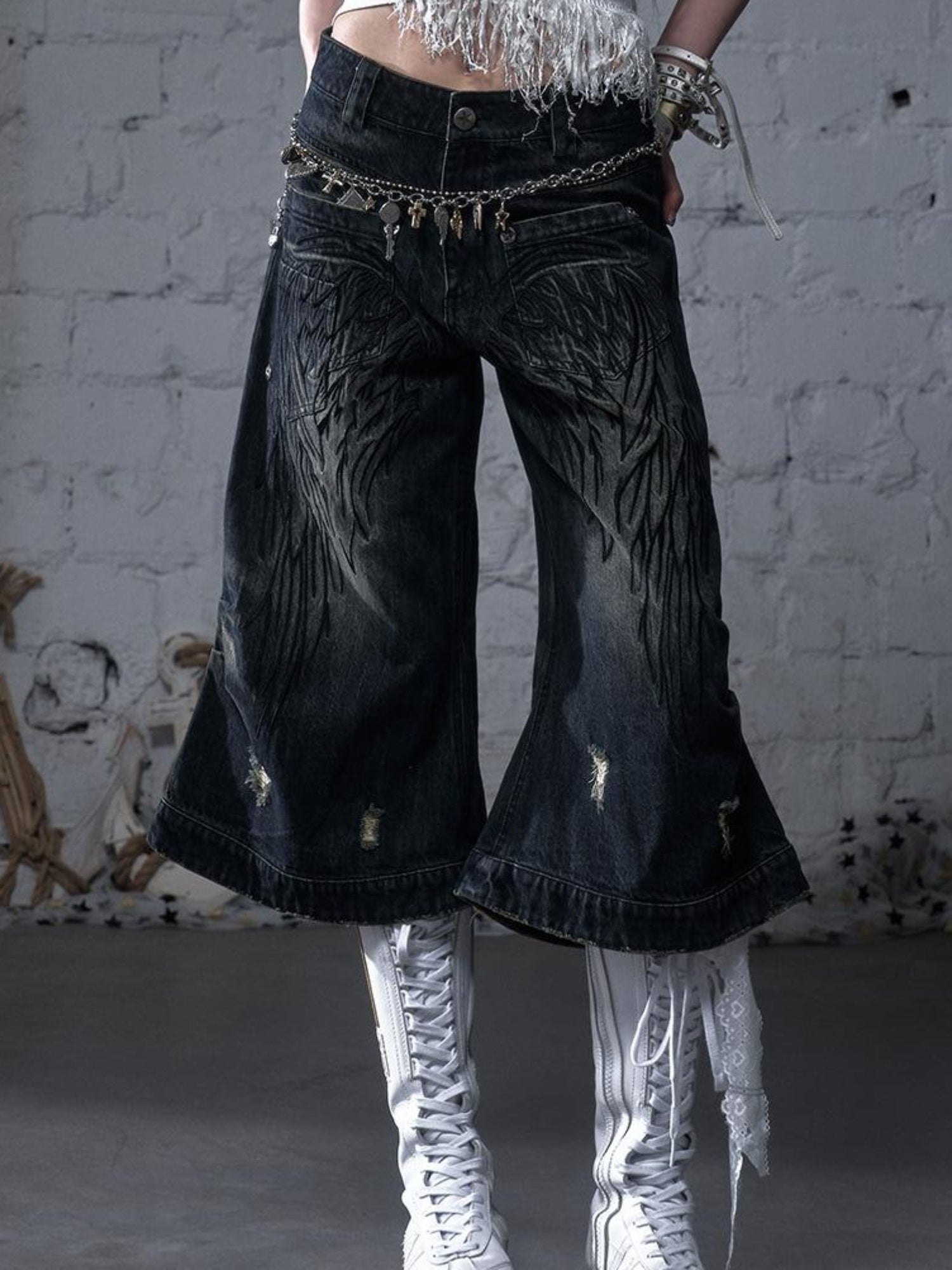 NO ROMANCE Vintage Punk Street Distressed Embroidered Wide Leg Cropped Jeans