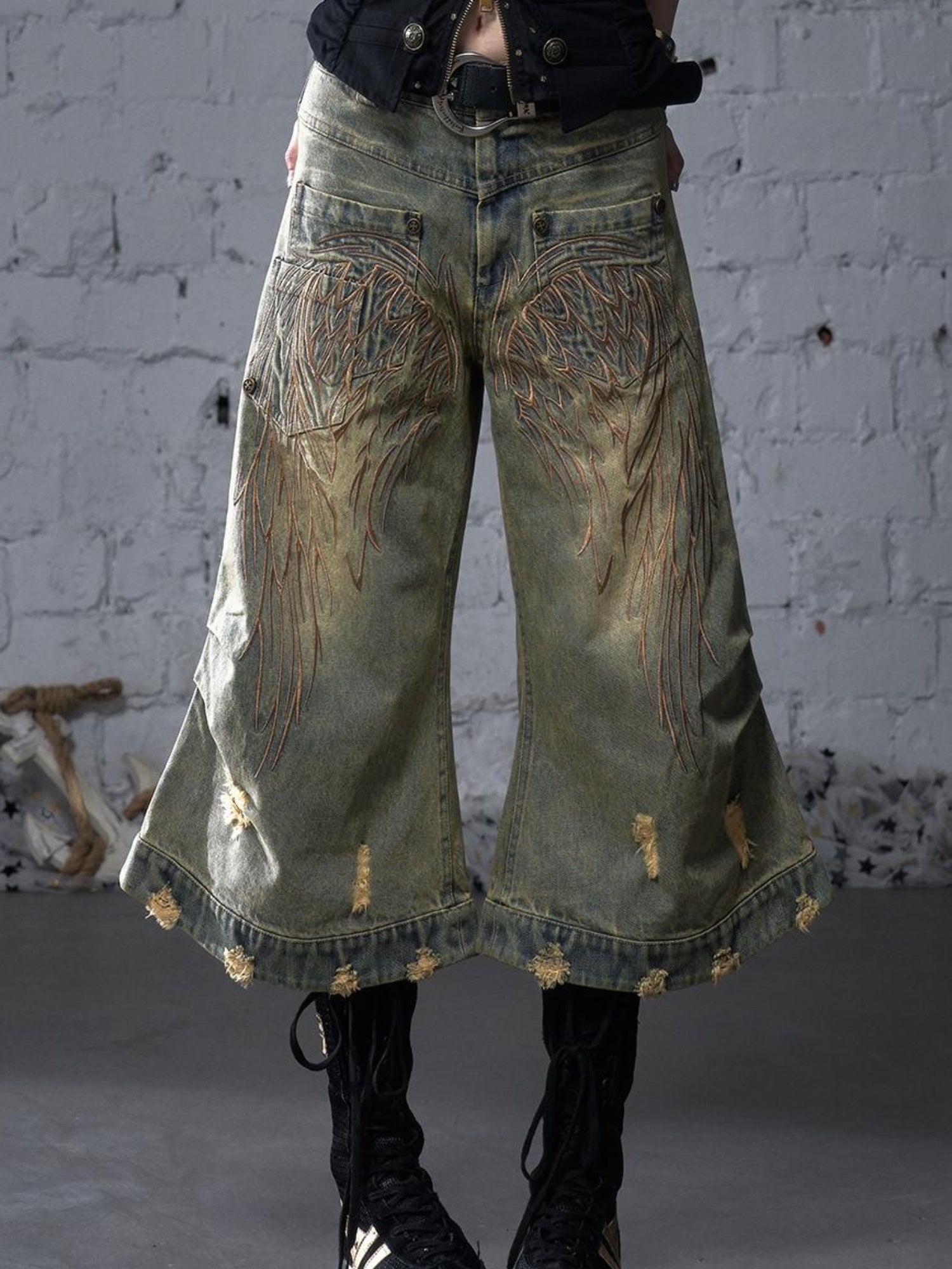 NO ROMANCE Vintage Punk Street Distressed Embroidered Wide Leg Cropped Jeans