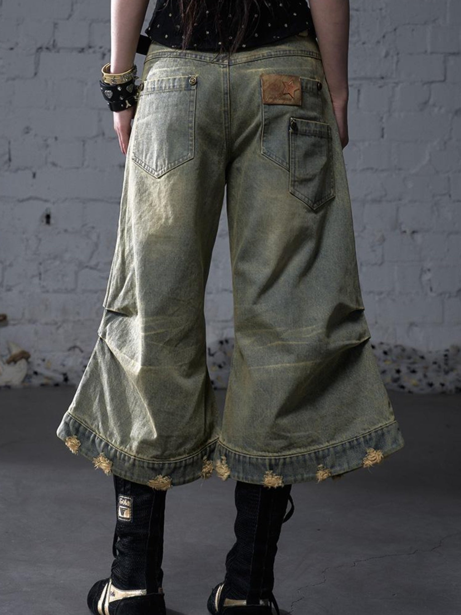 NO ROMANCE Vintage Punk Street Distressed Embroidered Wide Leg Cropped Jeans