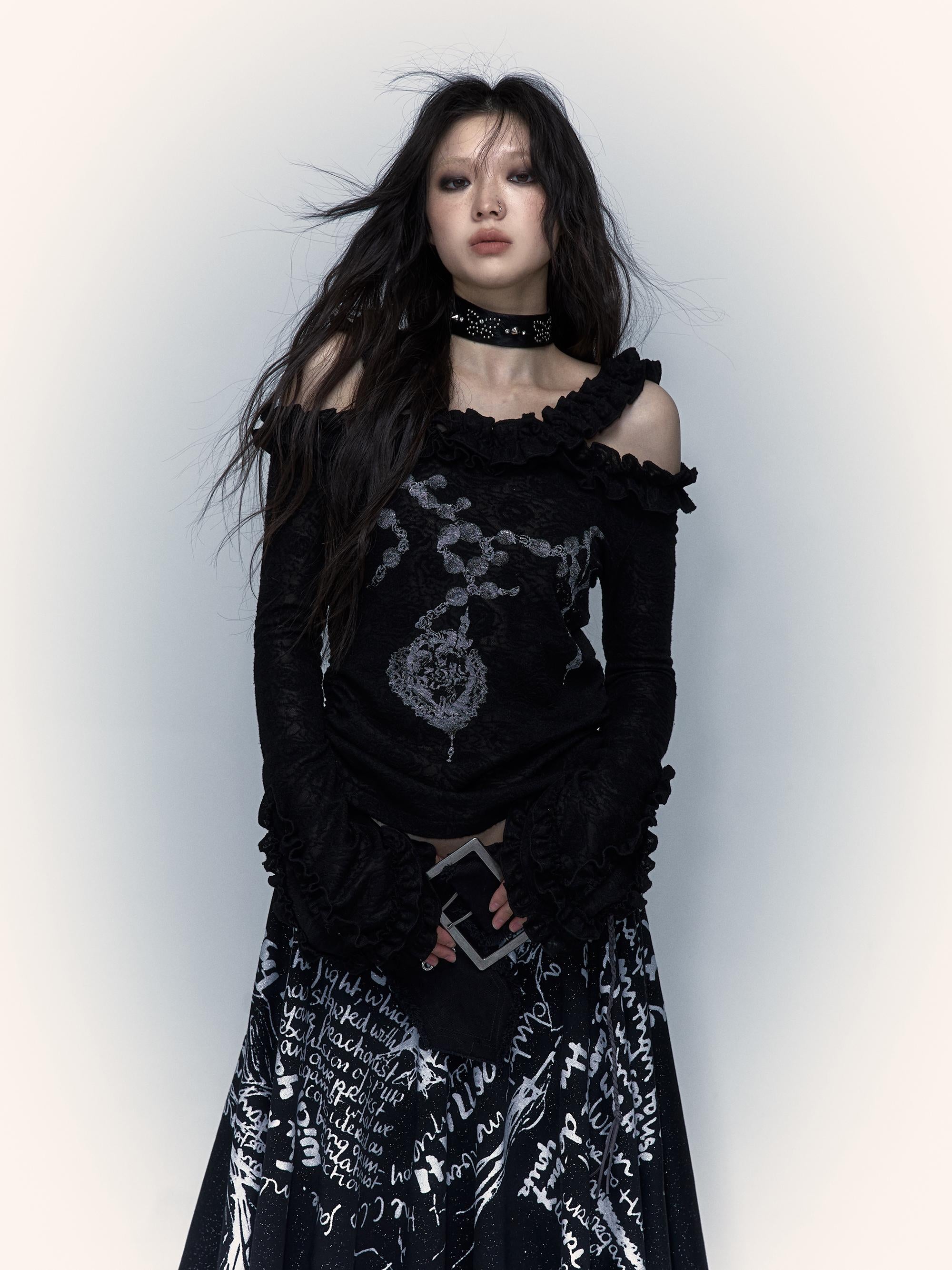 NO ROMANCE禁忌浪漫 Vintage Reversible Off-Shoulder Bell Sleeve Knit T-Shirt