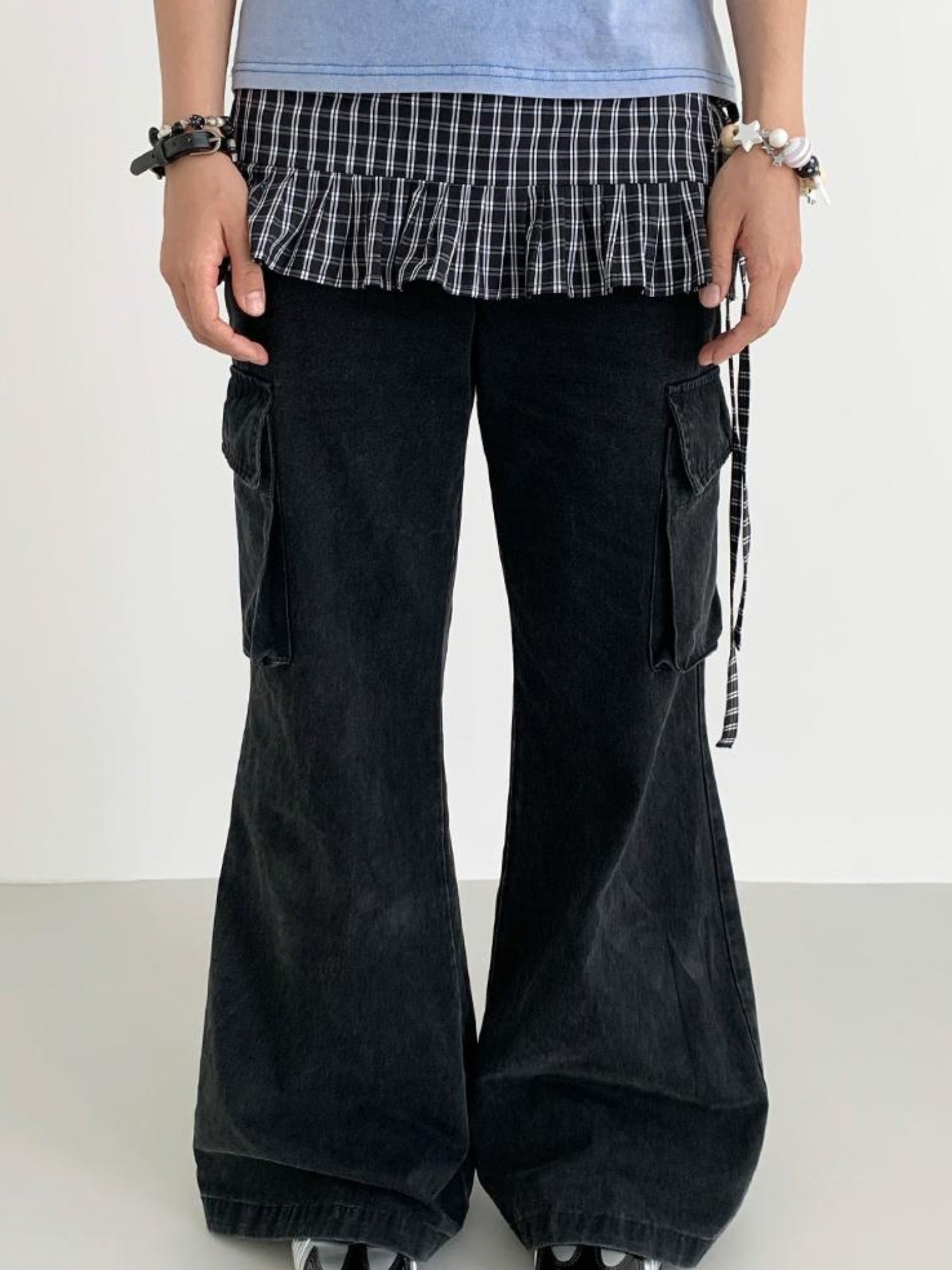 atrandom Vintage Washed Cargo Flare Low-Rise Wide Leg Pants