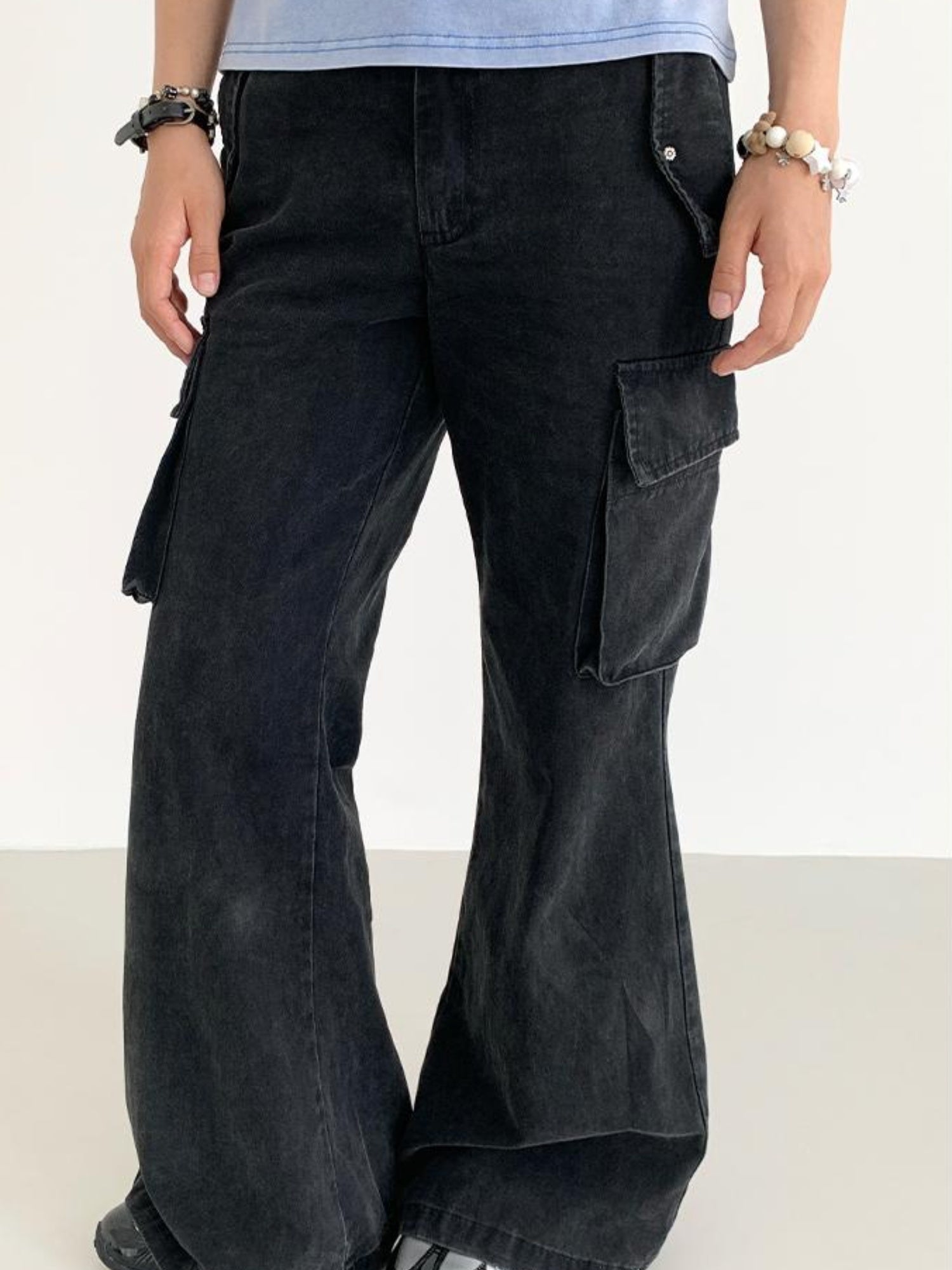 atrandom Vintage Washed Cargo Flare Low-Rise Wide Leg Pants