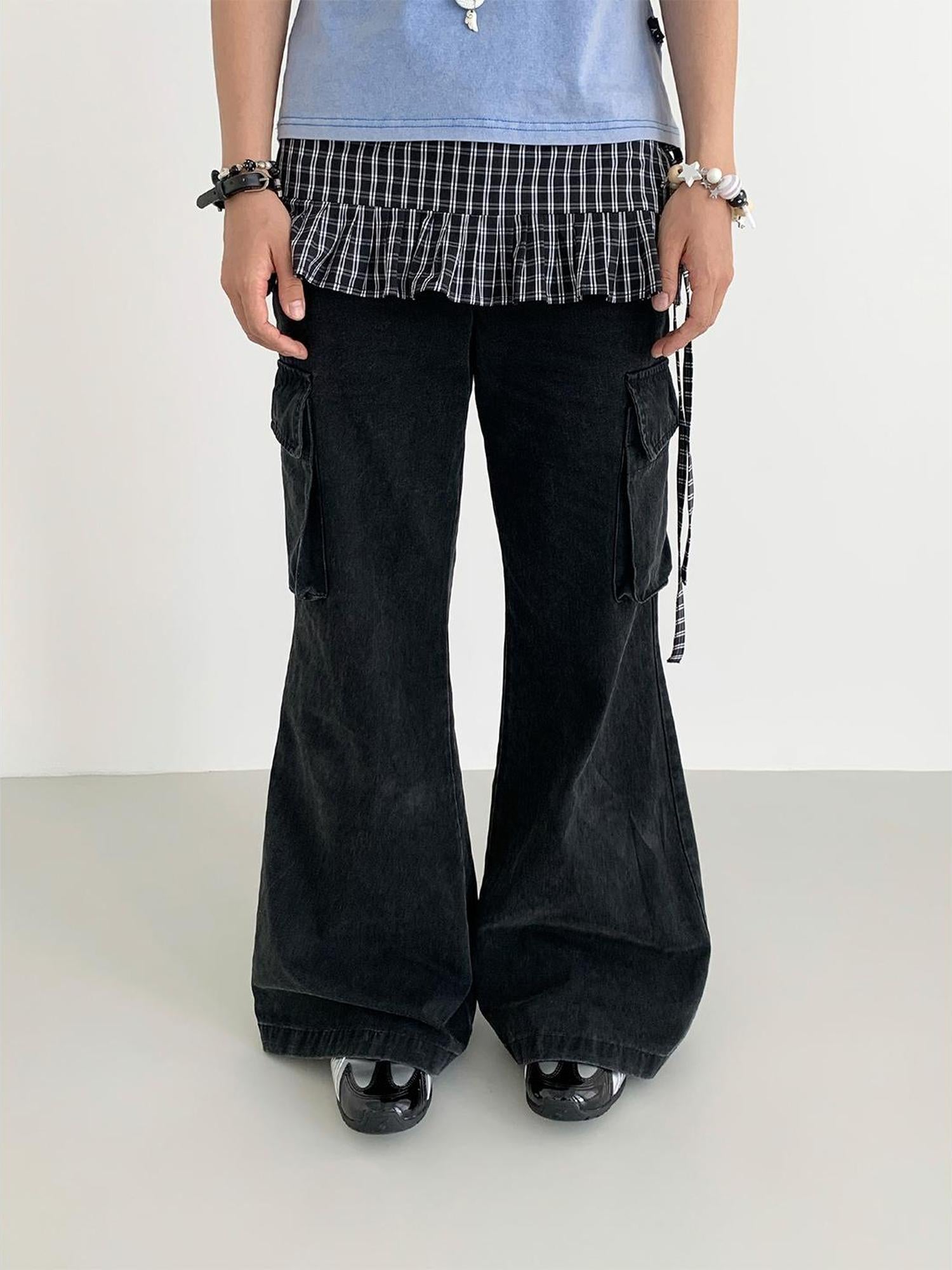 atrandom Vintage Washed Cargo Flare Low-Rise Wide Leg Pants