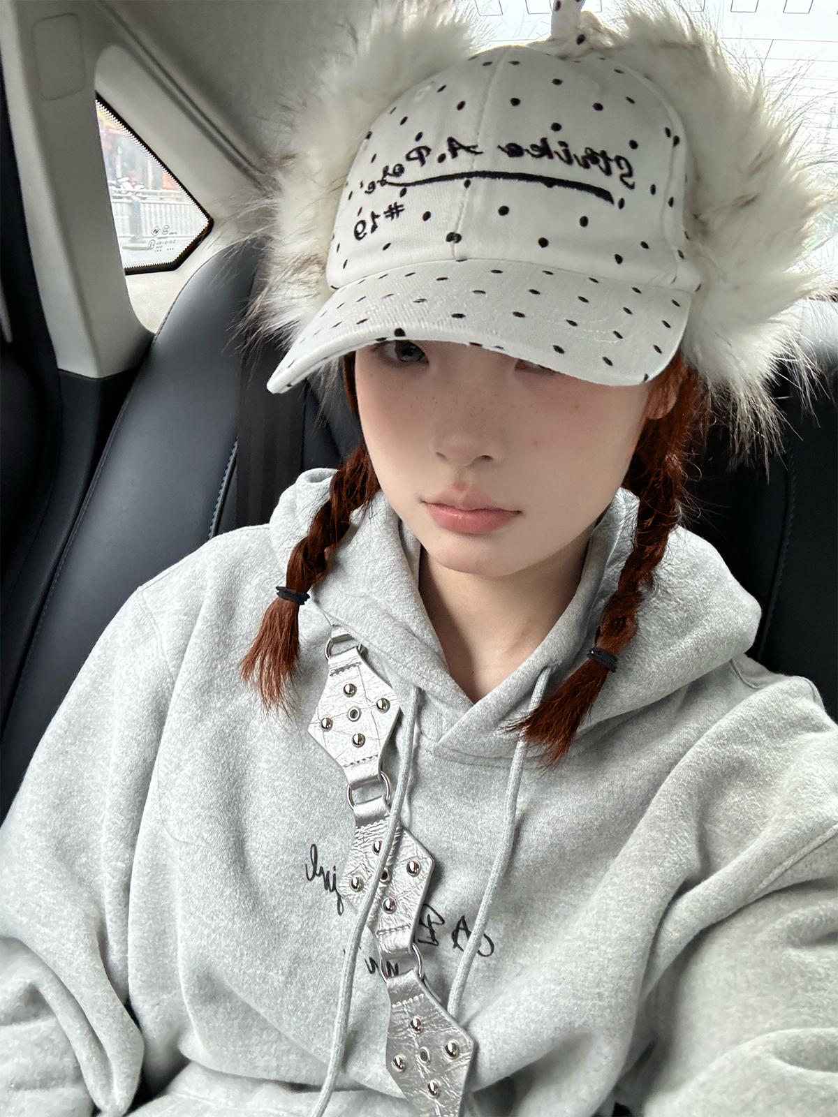 STRIKE A POSE Vintage Wool Baseball Cap Winter Warm Christmas Hat For Women