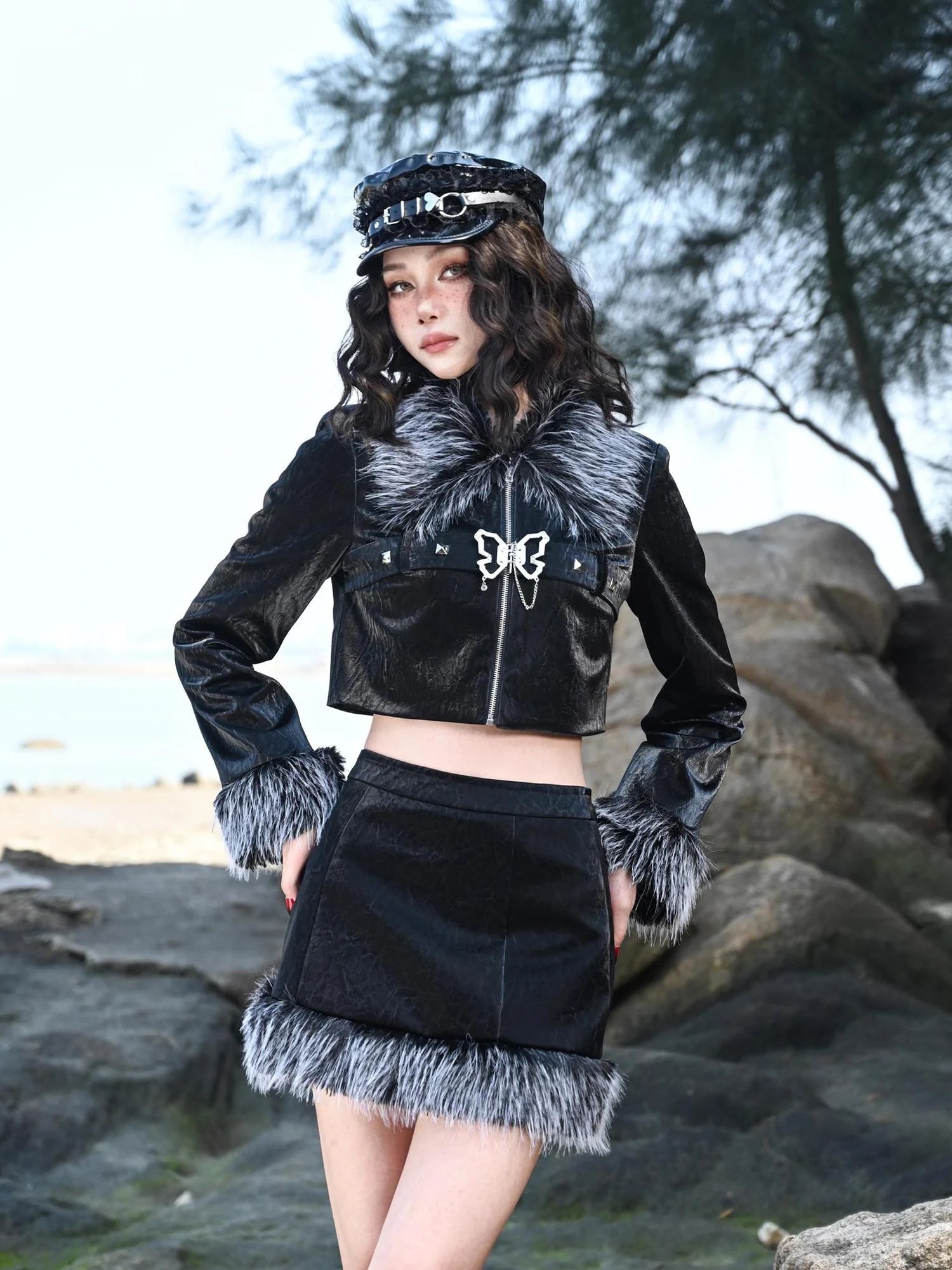 Virtual Orbit Dazzling Smile Black White Faux Fur Trim Punk Mini Skirt