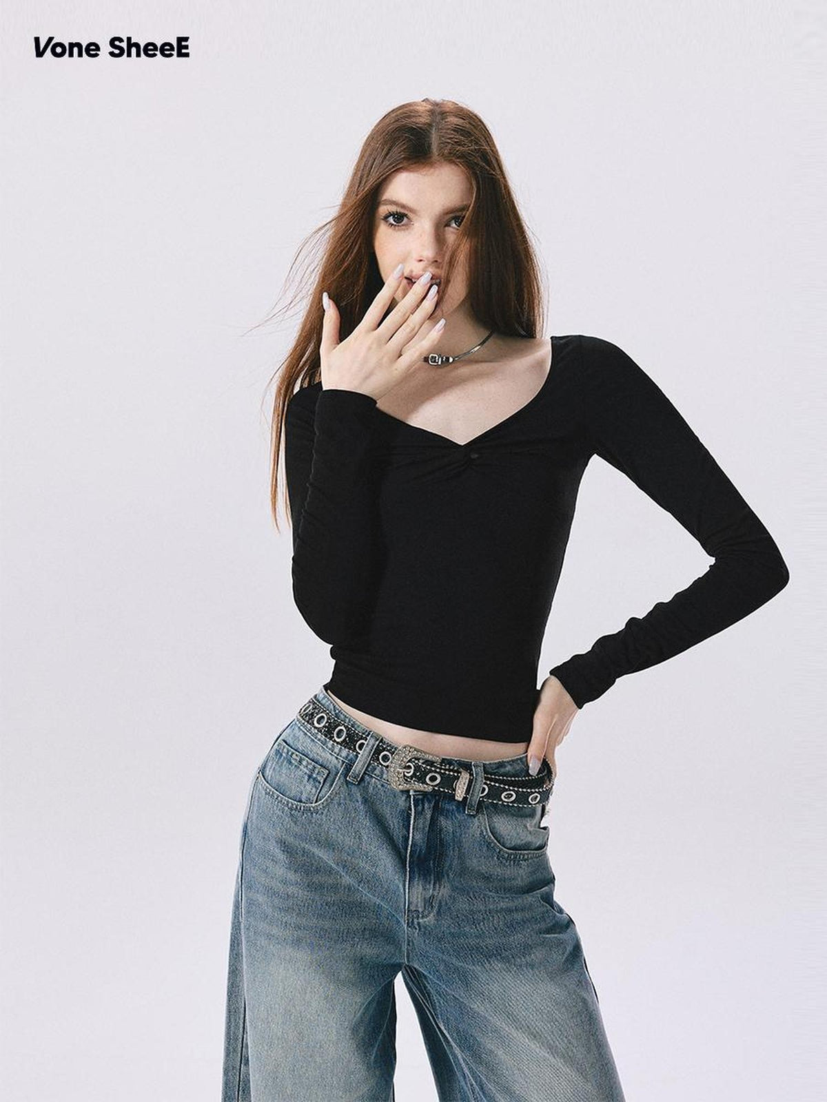 Vone SheeE Black V-neck Slim Fit Women&