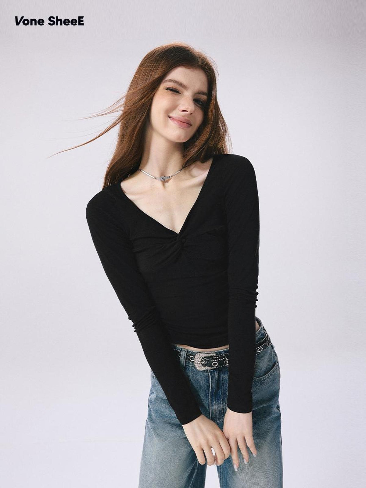 Vone SheeE Black V-neck Slim Fit Women&