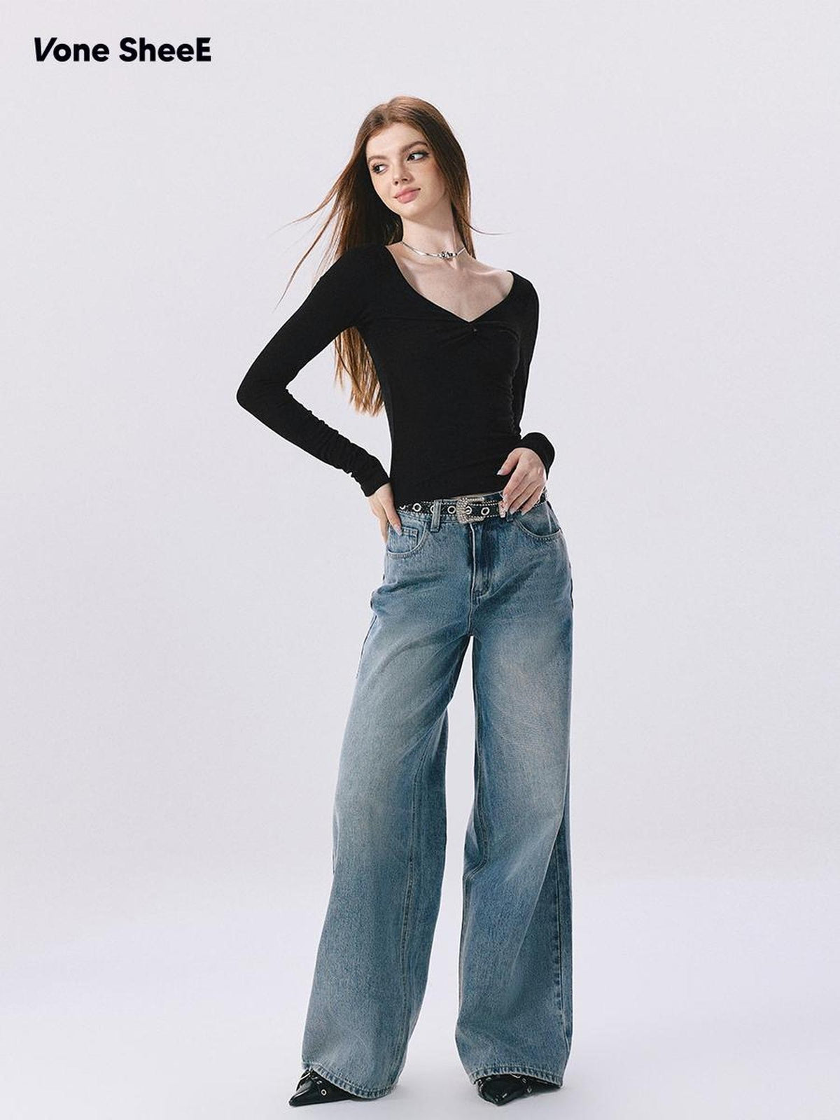 Vone SheeE Black V-neck Slim Fit Women&