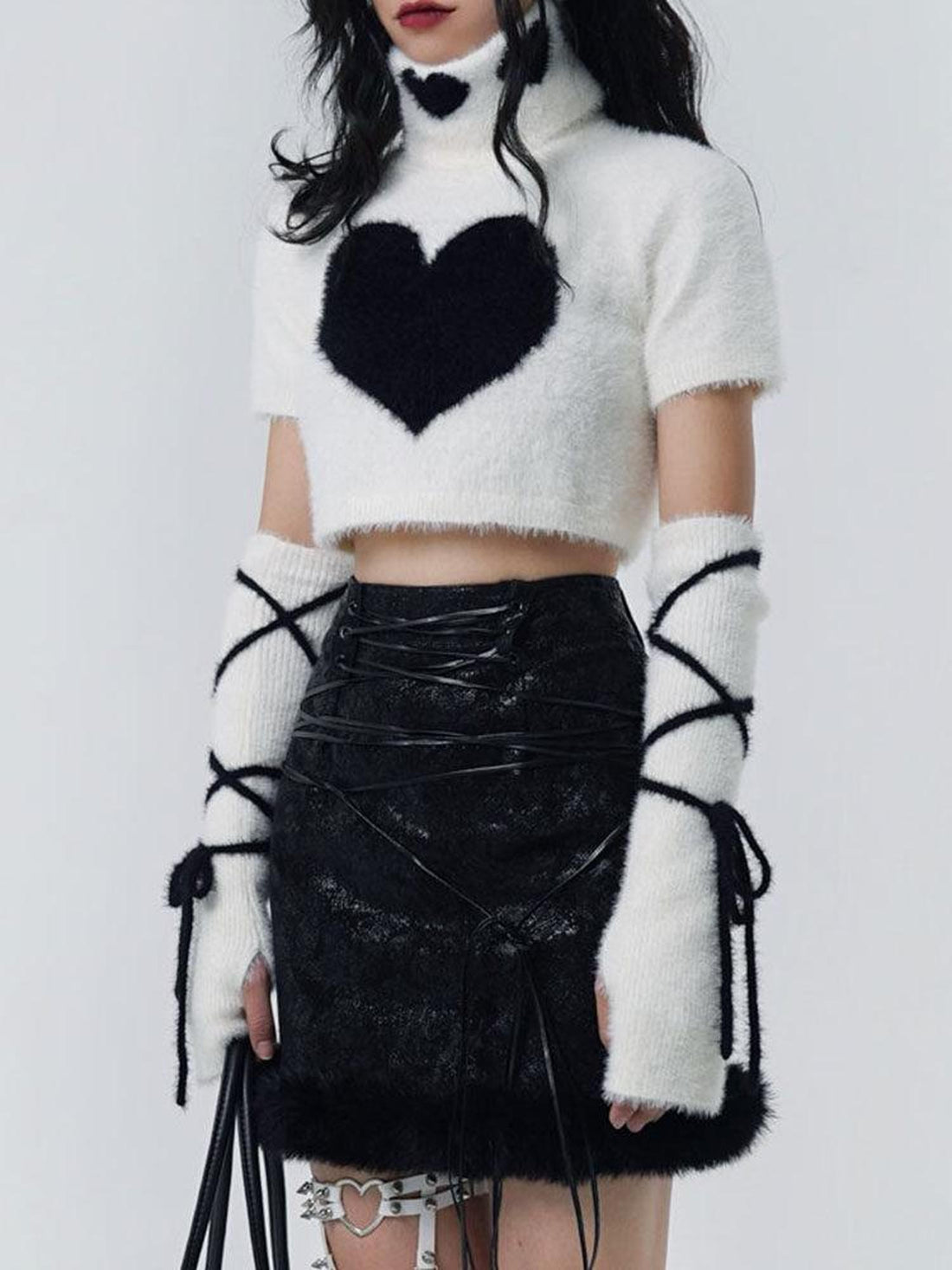 WSW WUSHENWU Ivory Heartline Figure Cropped High Neck Women&