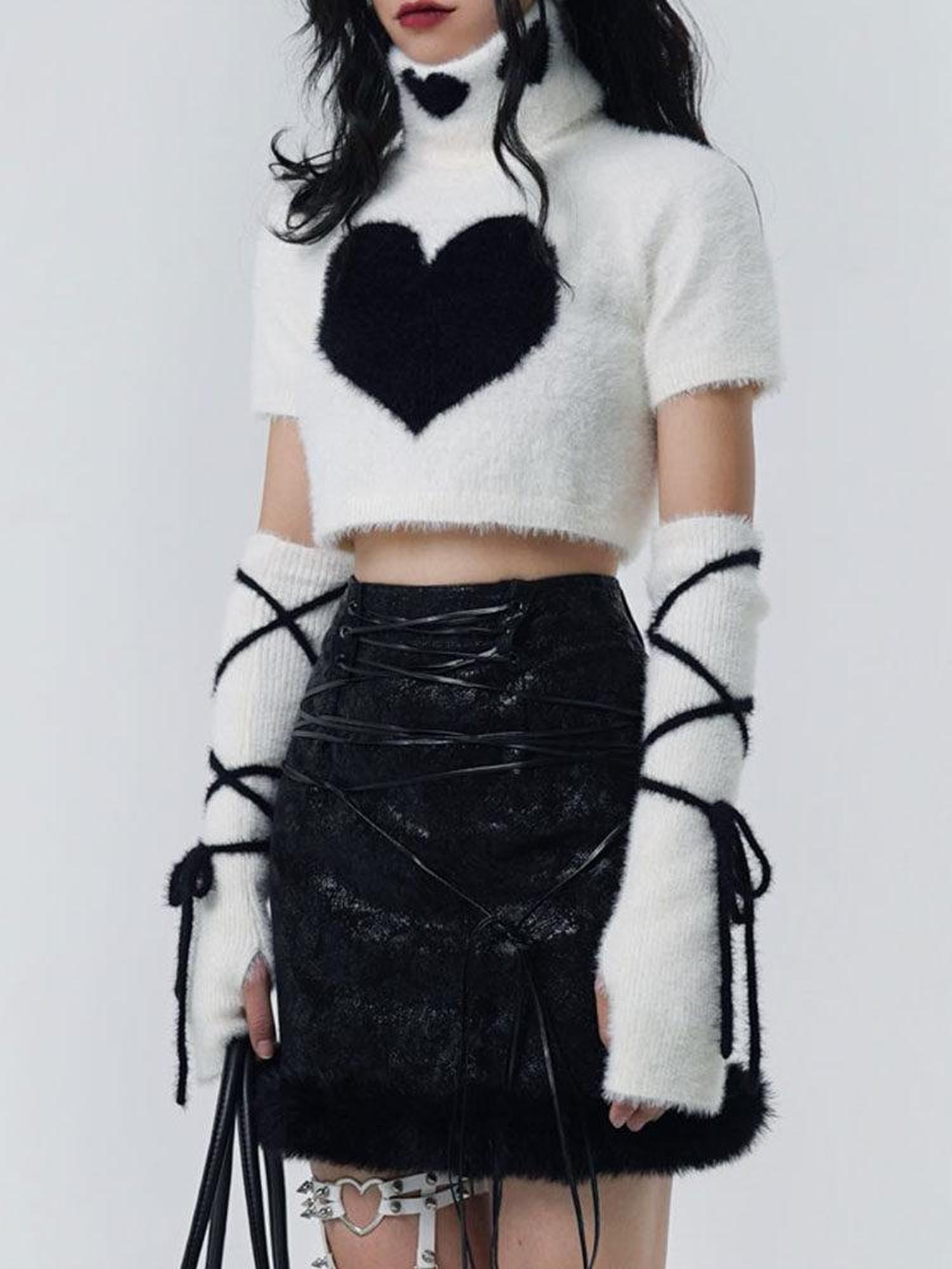WSW WUSHENWU Ivory Heartline Figure Cropped High Neck Women&