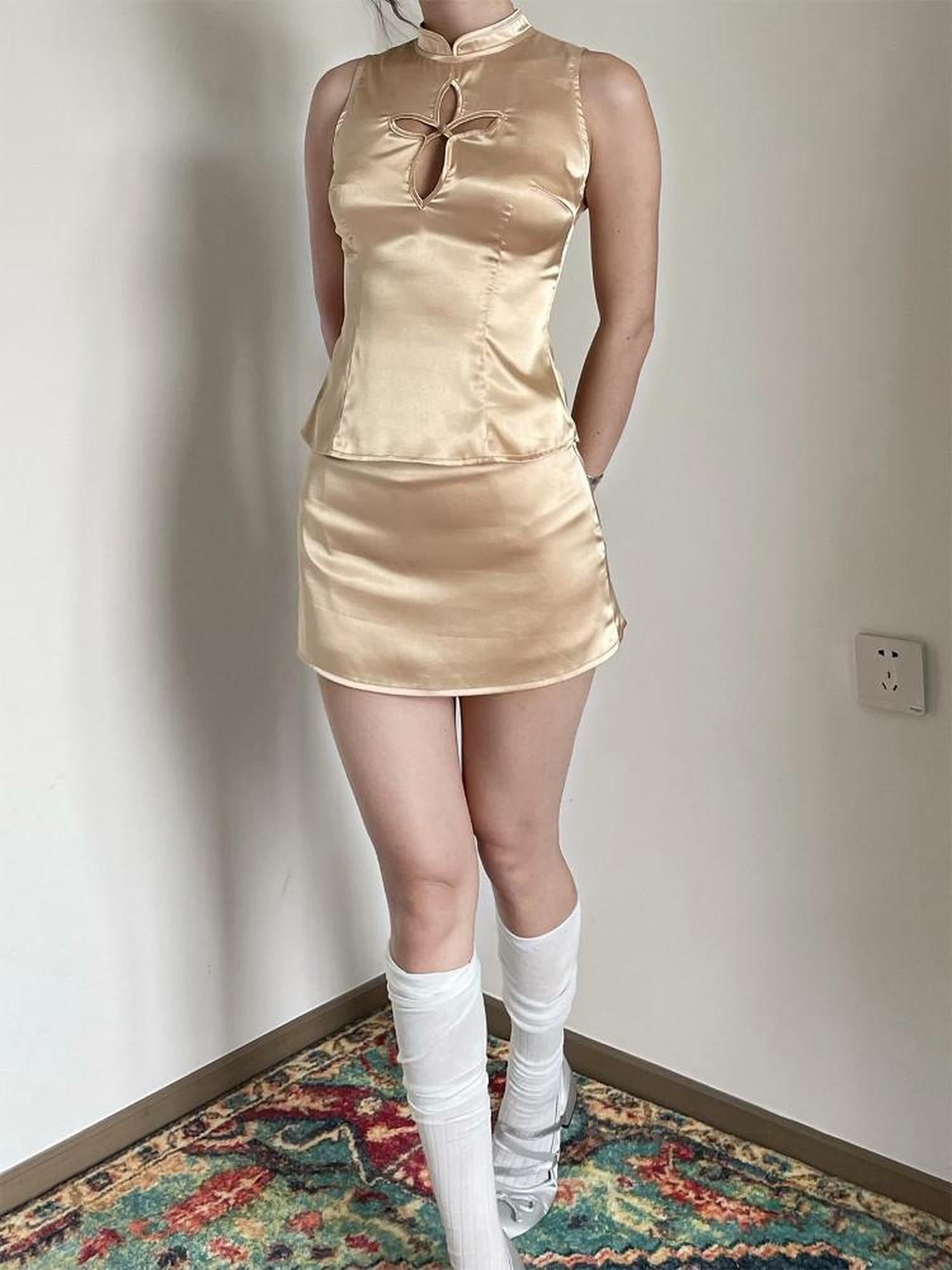 Wet Tail Gold Stretch Low Rise Heiress Luxe A Line Straight Cut Women Travel Mini Skirts