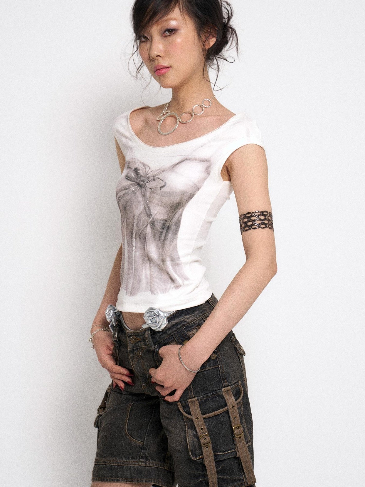 Flowers birds Market White Printed Rhinestone Sleeveless Basic Vest T-Shirt