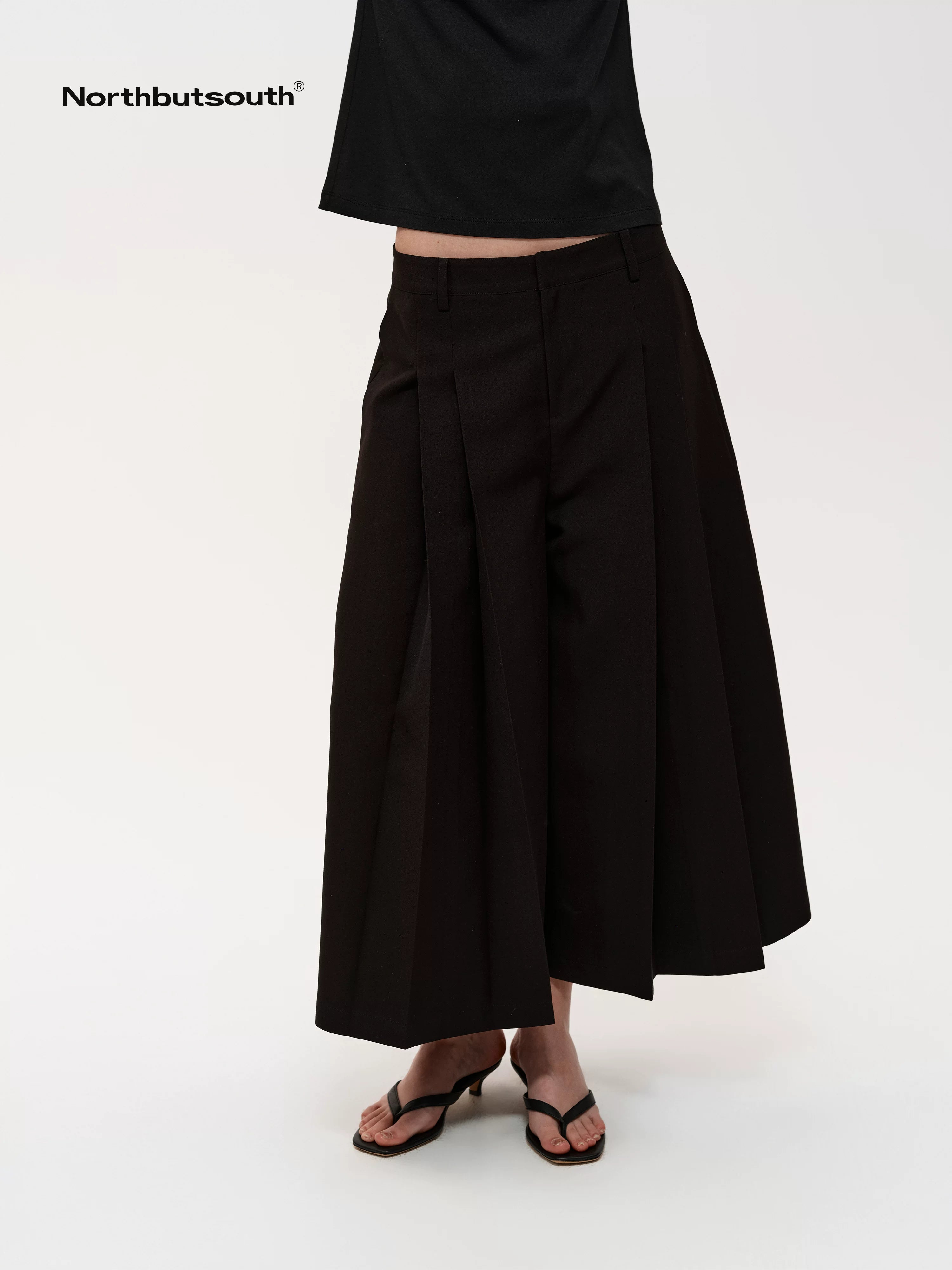 Wool Blend Pleated Wide Leg Cropped Trouser Shorts