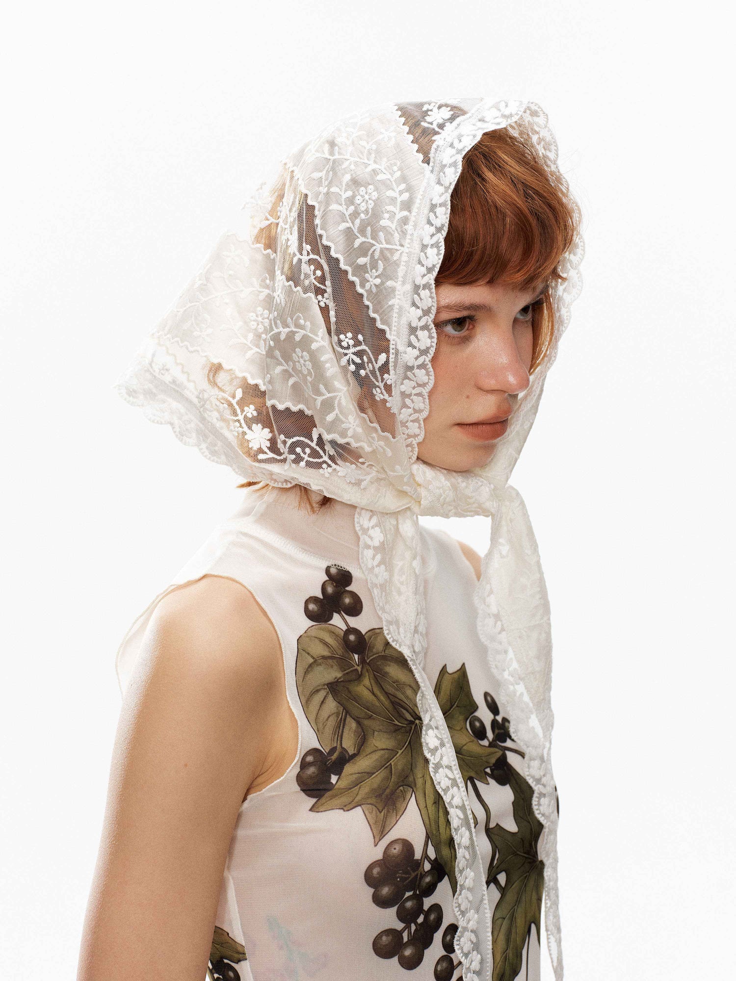 YOSHUYUKI_White_Ribbon_Lace_Embroidered_Tie_Triangle_Floral_Women&