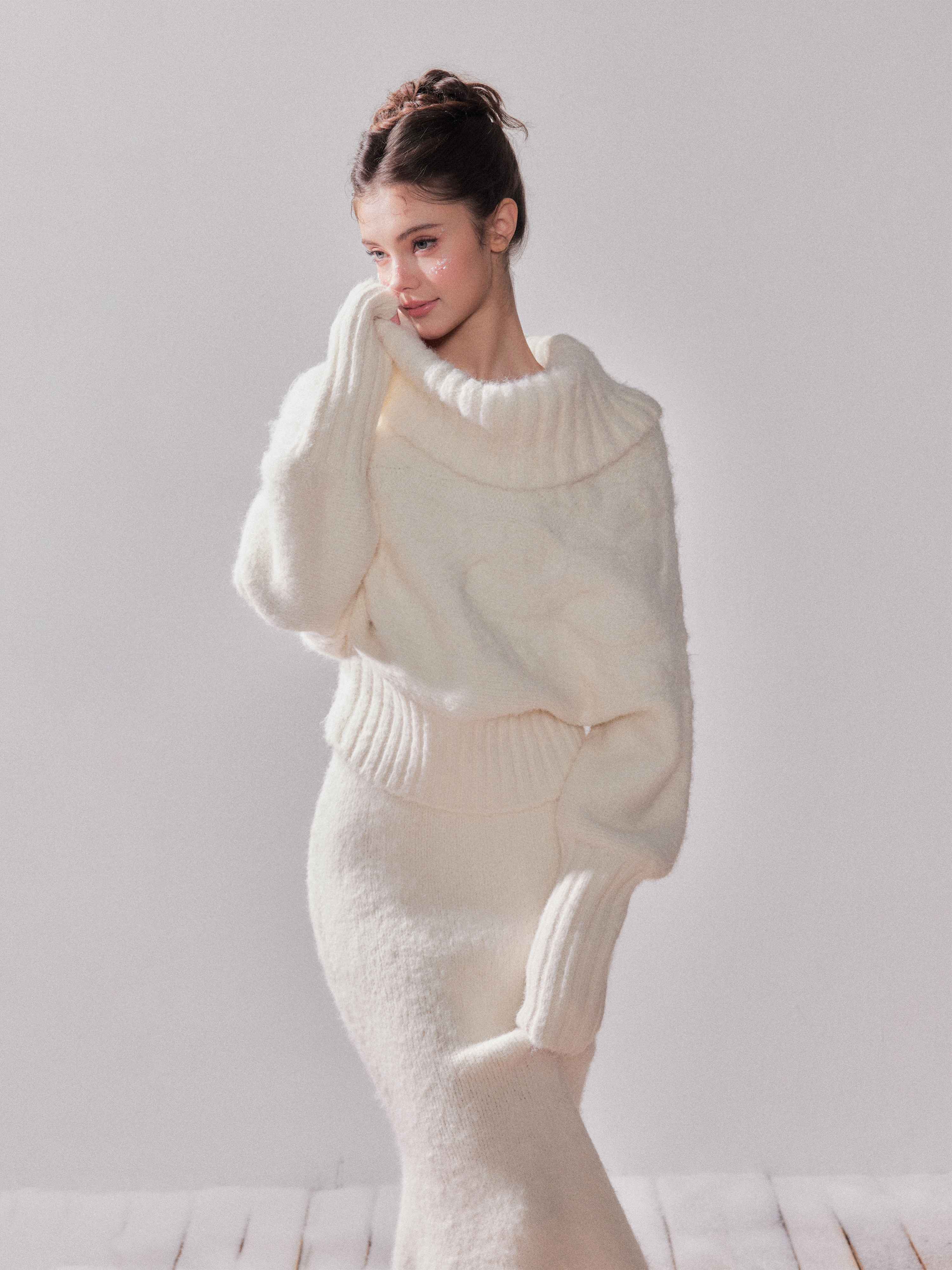 YZZI_HE_Foldover_Neck_Off_Shoulder_Batwing_Women&
