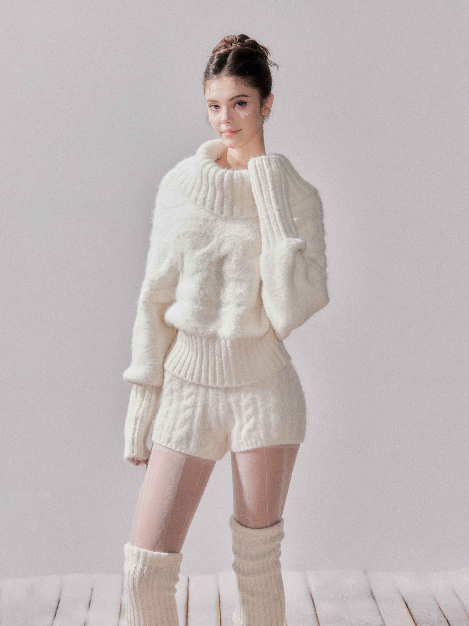 YZZI_HE_Foldover_Neck_Off_Shoulder_Batwing_Women&