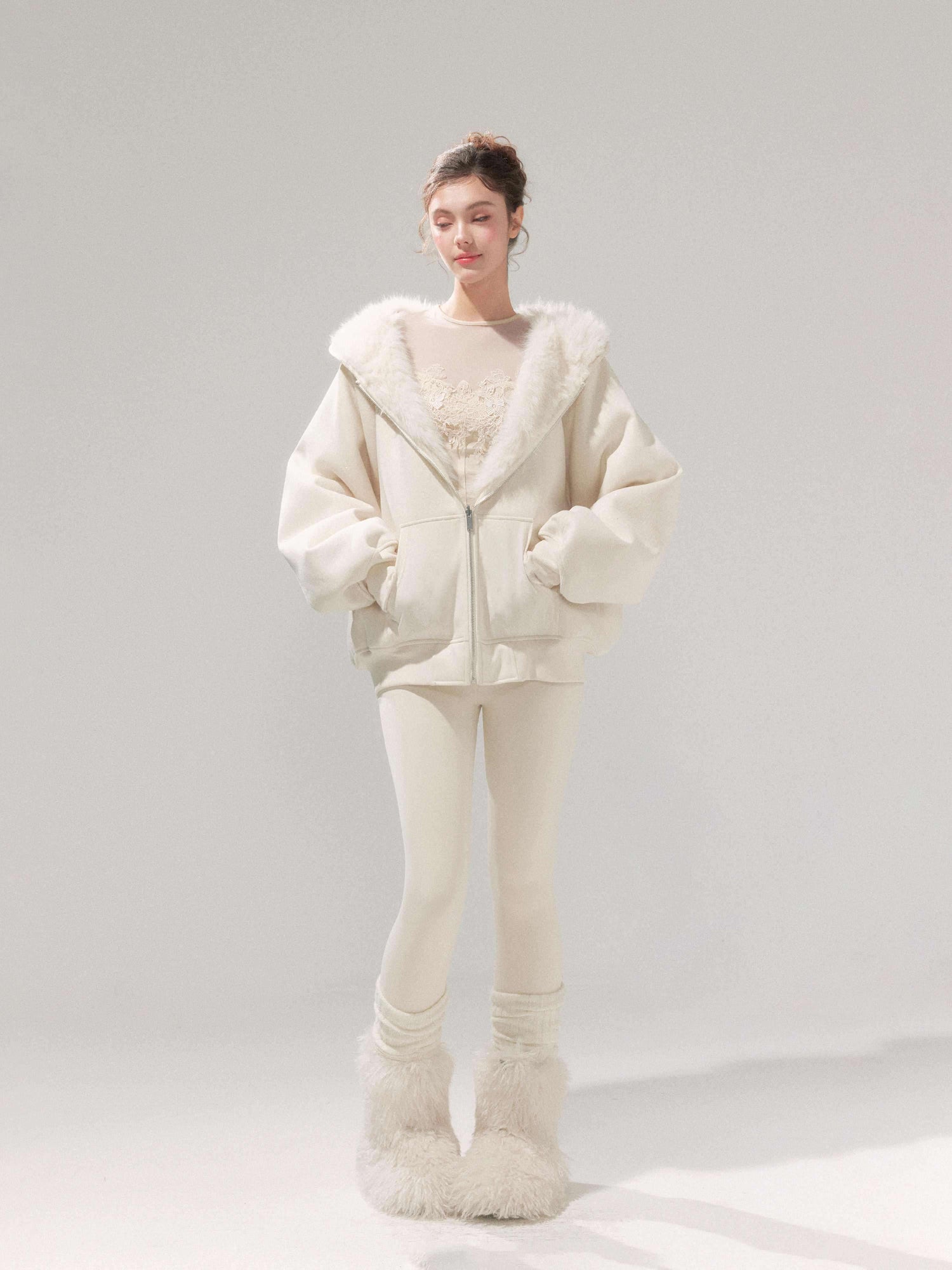YZZI_HE_Gardenia_White_Reversible_Hooded_Fuzzy_Women&