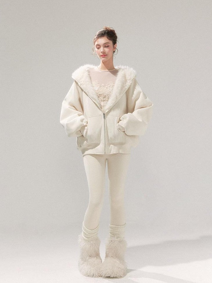 YZZI HE Gardenia White Reversible Hooded Fuzzy Women&