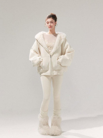 YZZI HE Gardenia White Reversible Hooded Fuzzy Women&