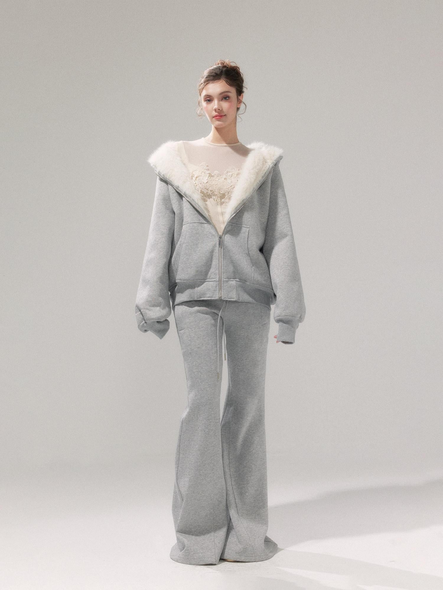 YZZI HE Gardenia White Reversible Hooded Fuzzy Women&
