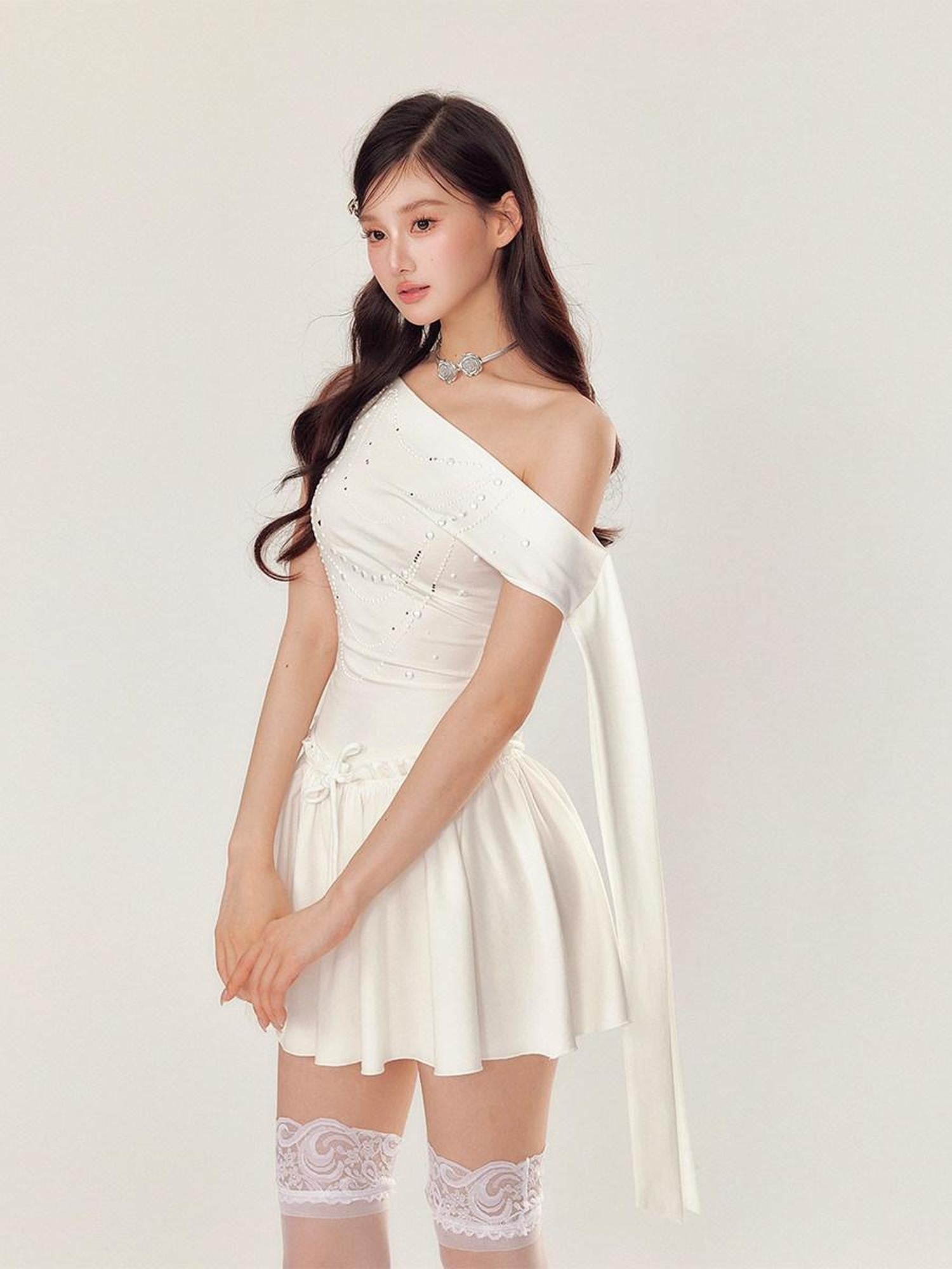 YZZI HE Pearl Rhinestone One Shoulder Puff Women&